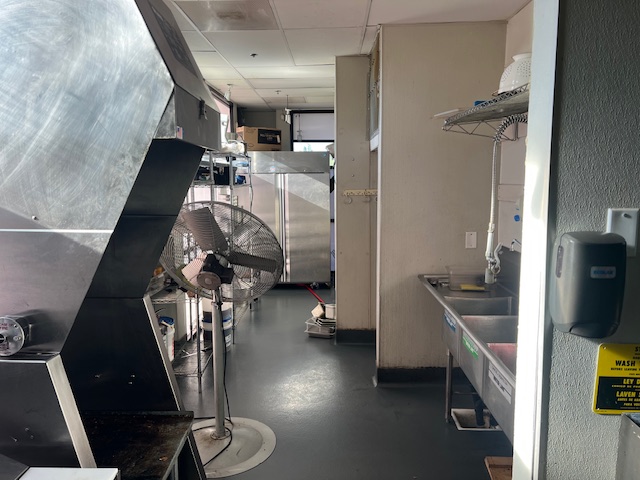 SUBLEASE! Turnkey Sandwich / Coffee Shop - Thumbnail 1