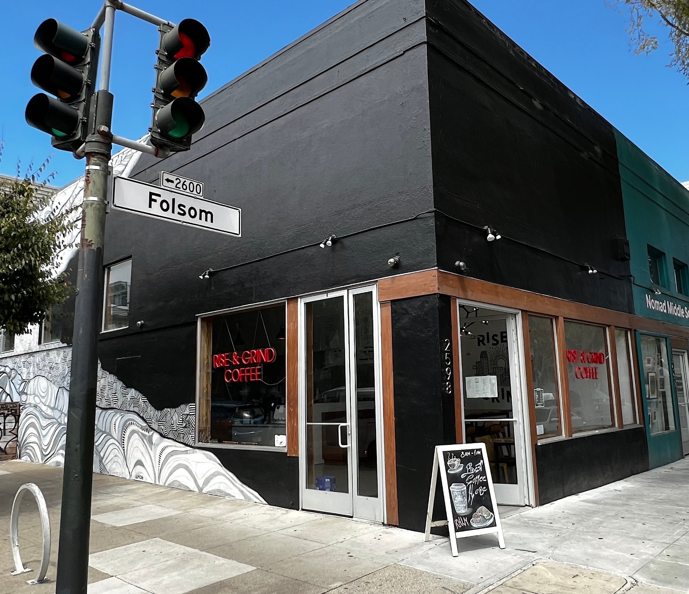 Premium High Visibility Corner Café - Mission District - Thumbnail 5