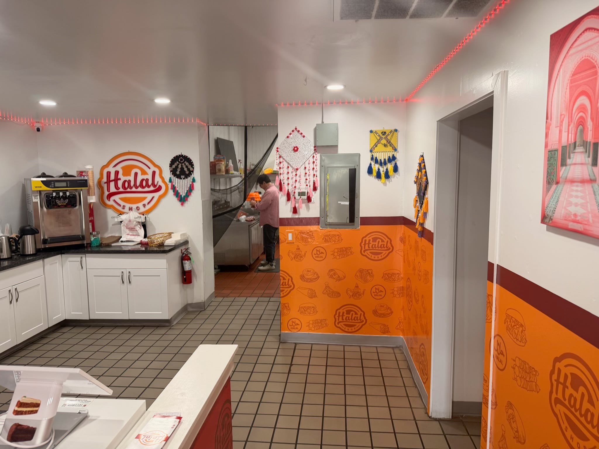 Turnkey Restaurant Space Available | Prime Sacramento Location - Thumbnail 3