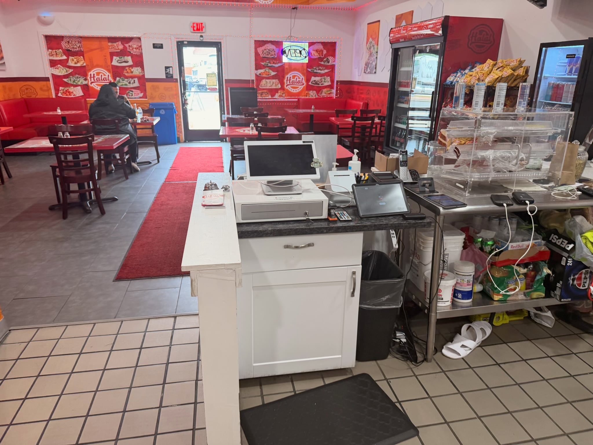 Turnkey Restaurant Space Available | Prime Sacramento Location - Thumbnail 2