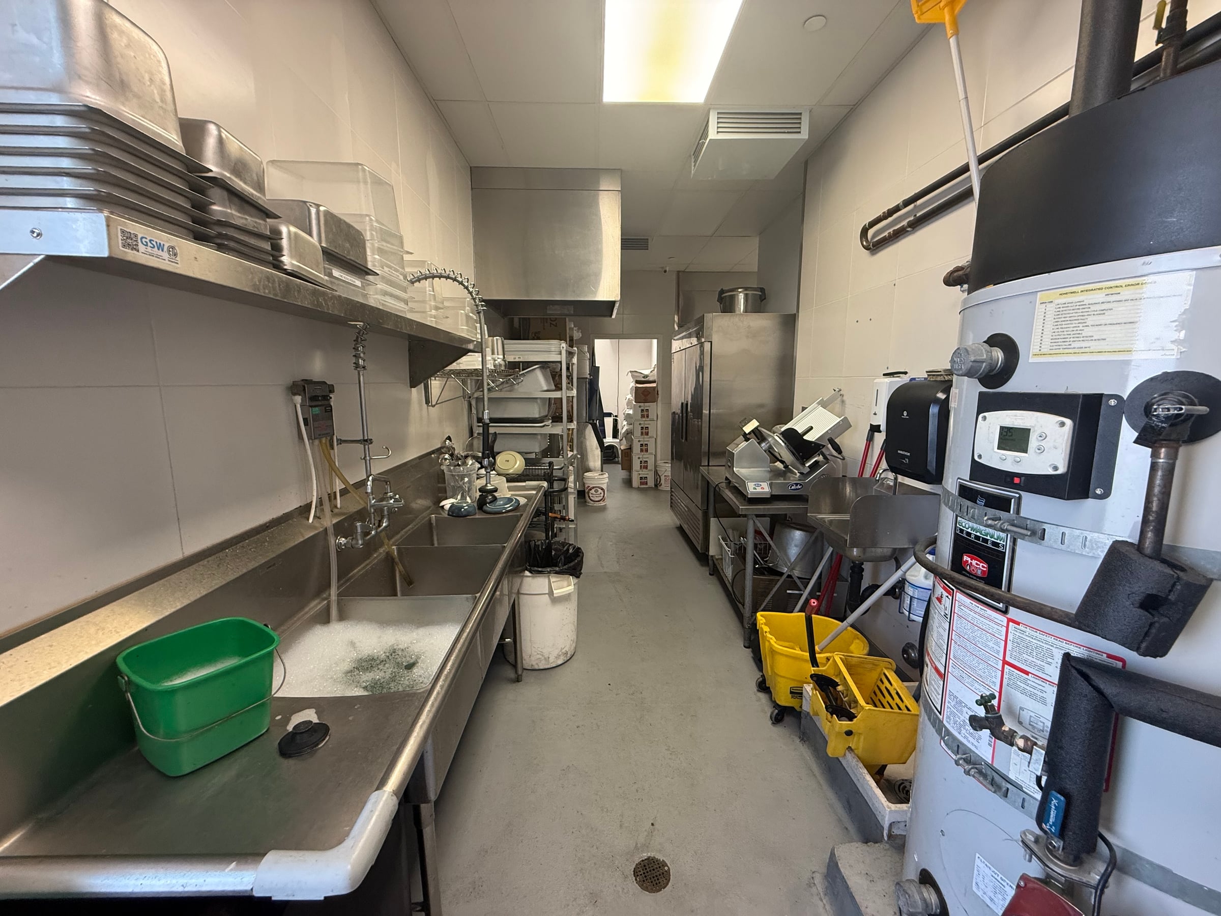 Full Restaurant for Sale in El Segundo CA - Thumbnail 3