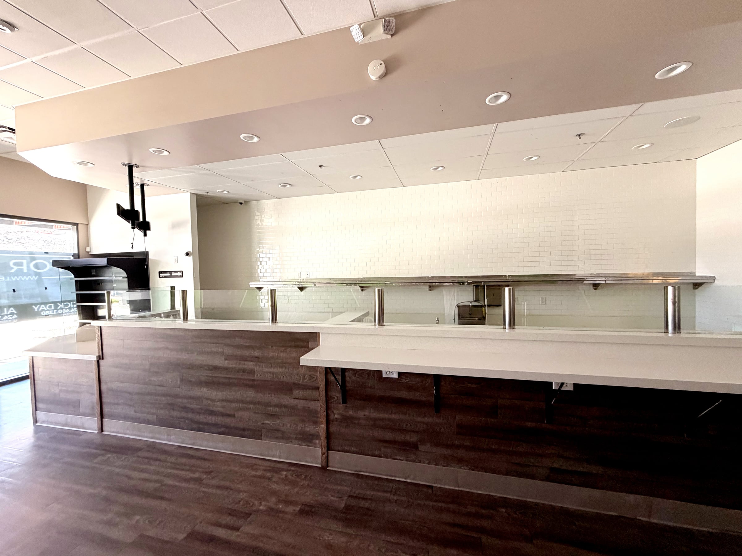 Non-Hooded Restaurant for Lease in El Segundo, CA, 1,235 SF - Thumbnail 4