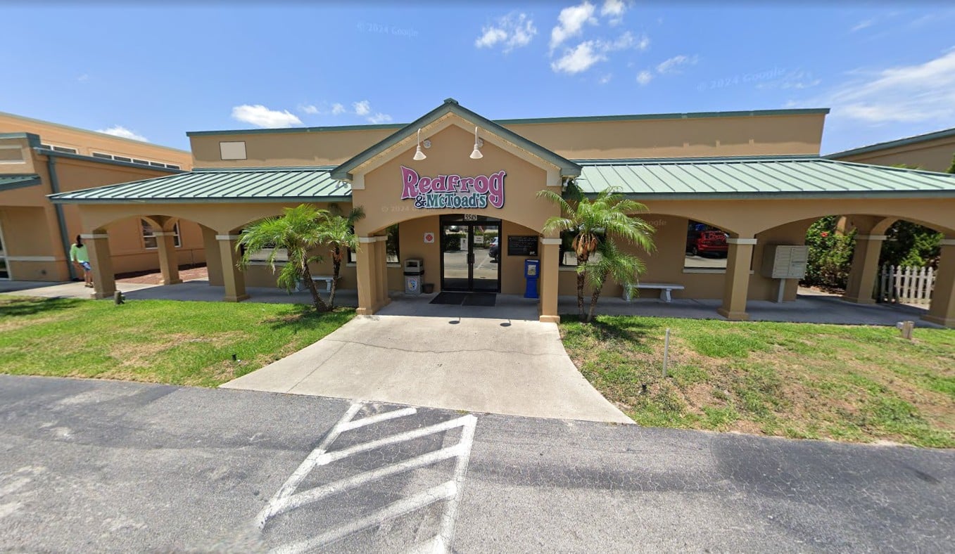 Full Restaurant for Lease in St. Augustine Beach, FL, 3,655 SF