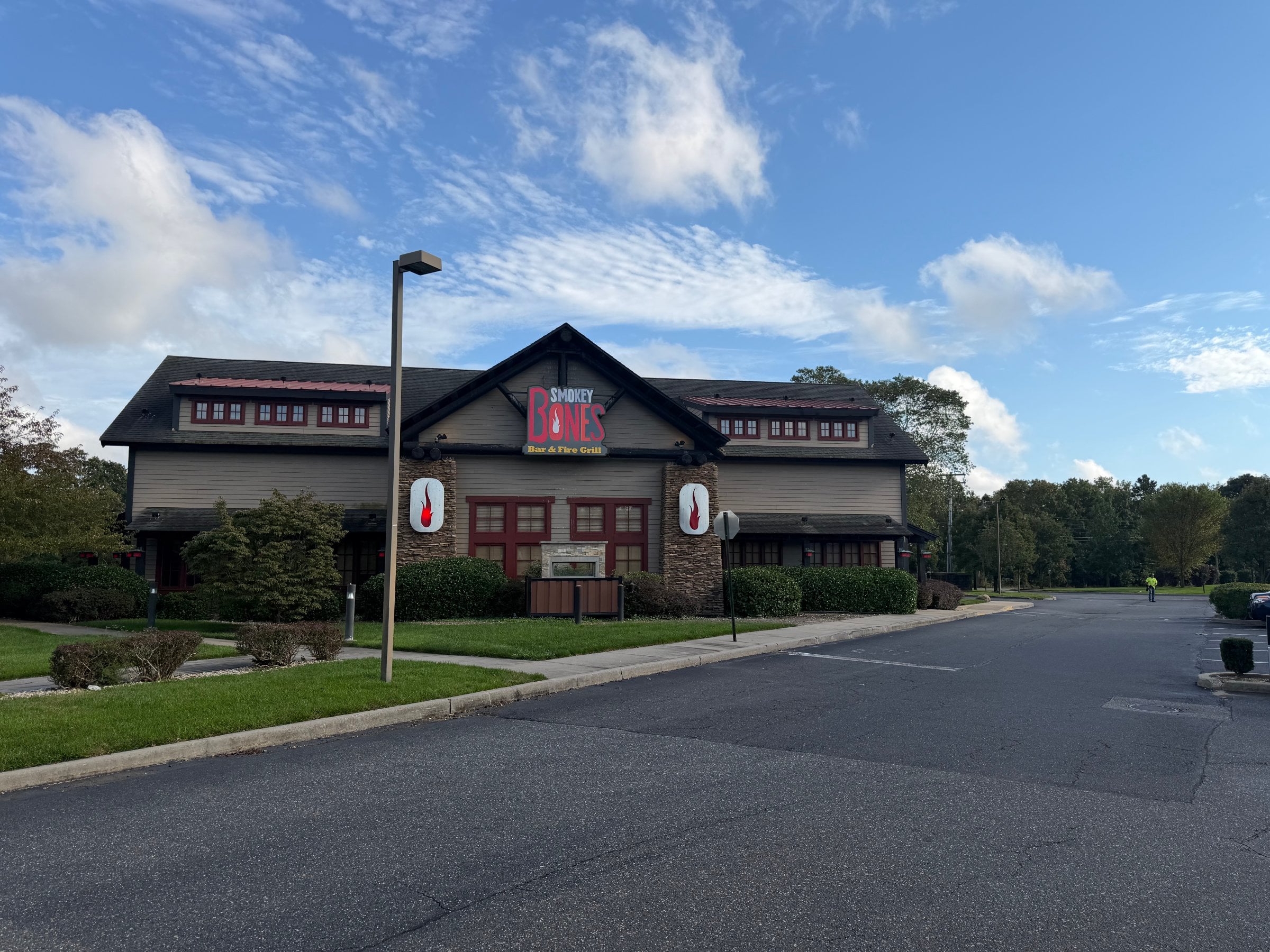 7,462 SF Freestanding Restaurant Retail For Lease - Thumbnail 2