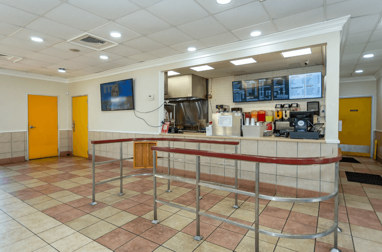 Restaurant property for sale on Pelham Parkway - Thumbnail 2