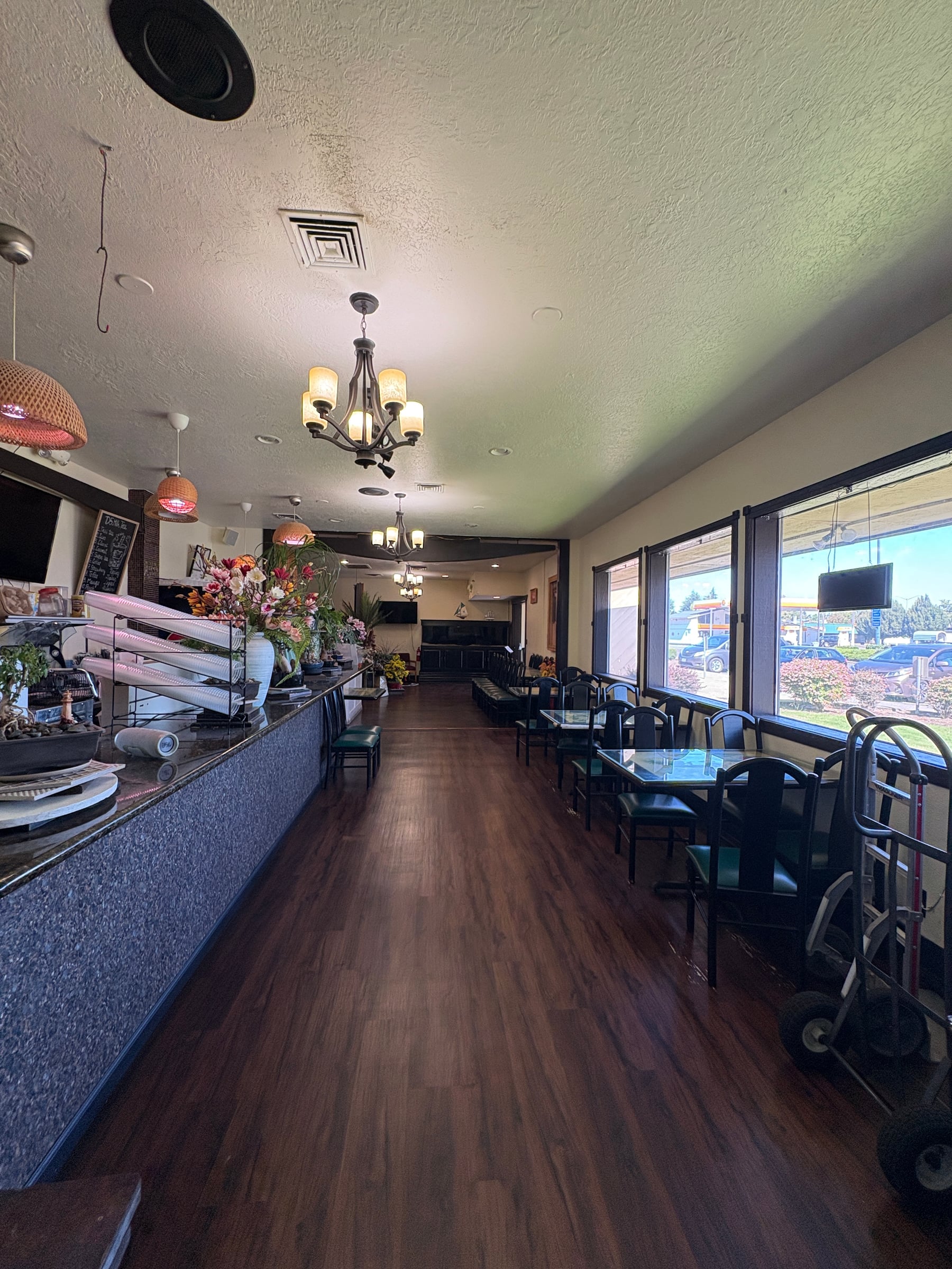 Full Restaurant for Sale in Salem, OR, 3,300 SF - Image 18