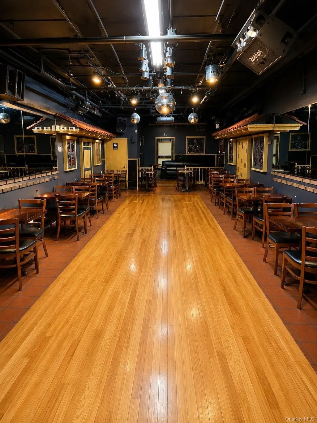 Full Restaurant for Sale in Jackson Heights, Queens, NY, 3,159 SF - Thumbnail 2