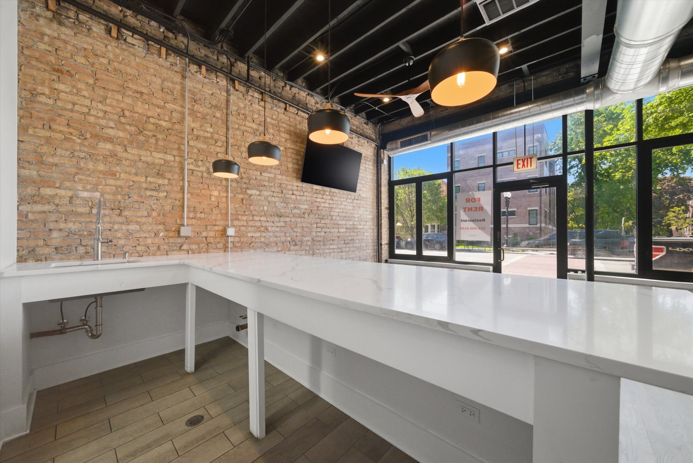 Multi-Use Full Restaurant for Lease in Chicago, IL, 1,000 SF