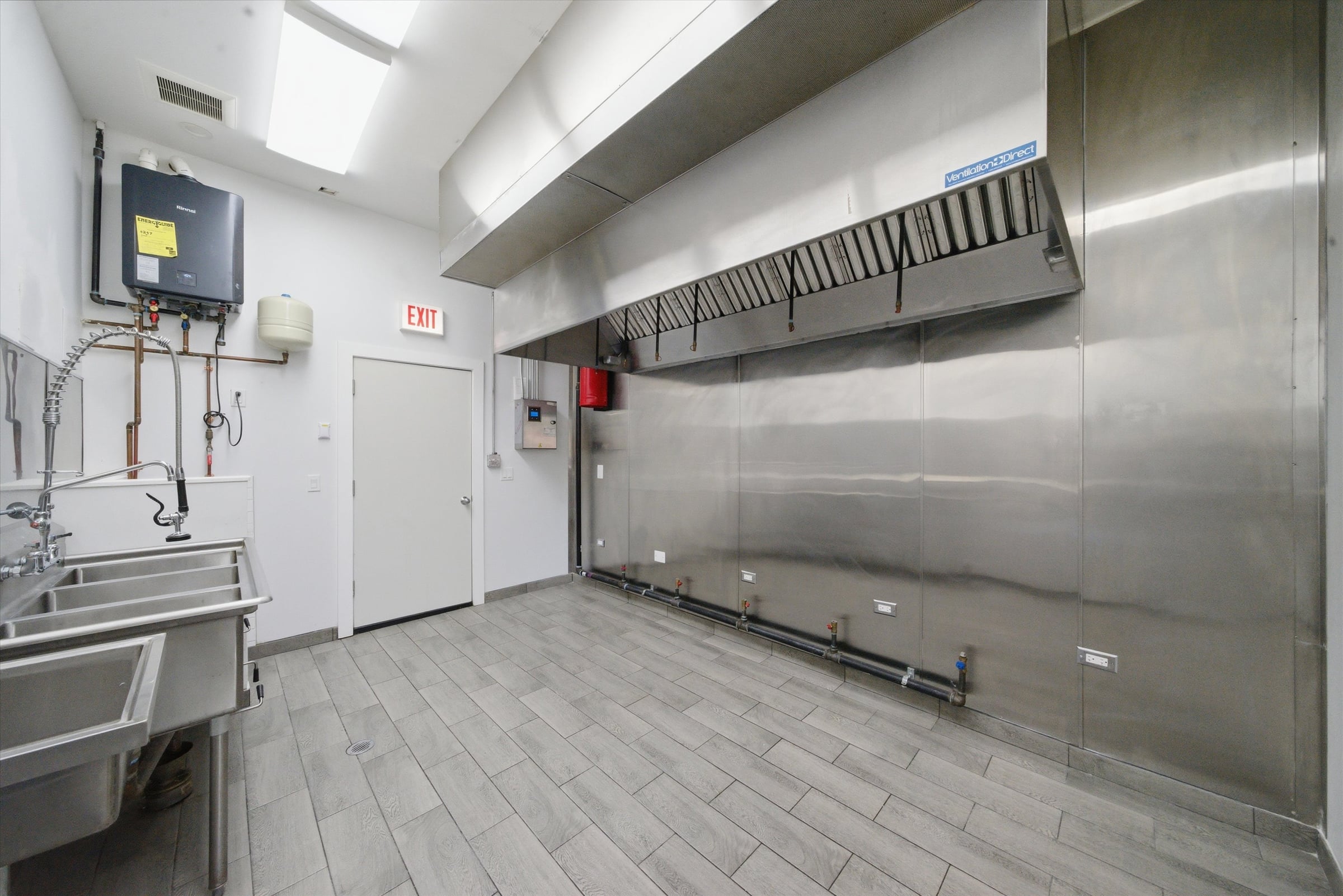 Multi-Use Full Restaurant for Lease in Chicago, IL, 1,000 SF