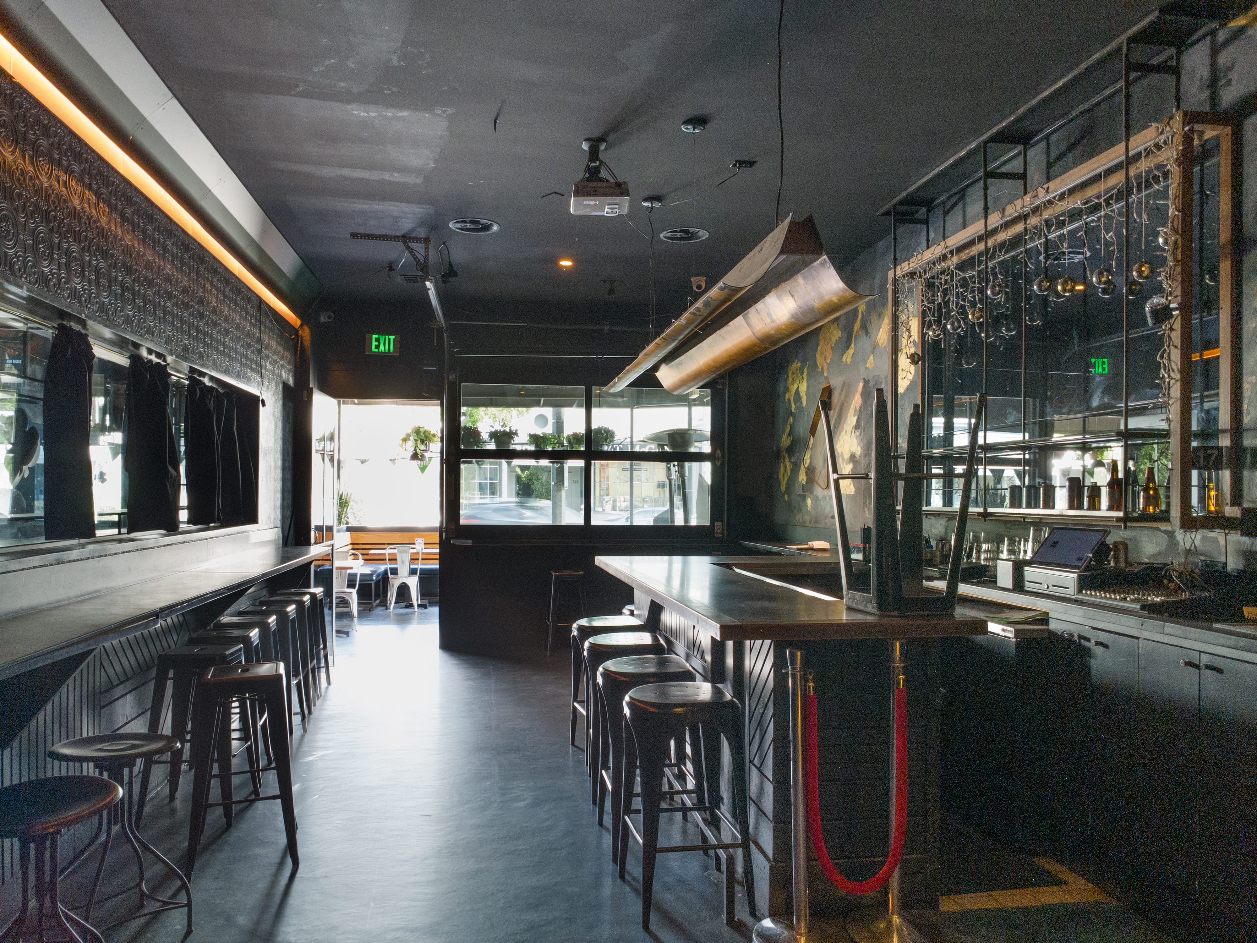 Turnkey 2nd Gen Restaurant on La Cienega - Thumbnail 4