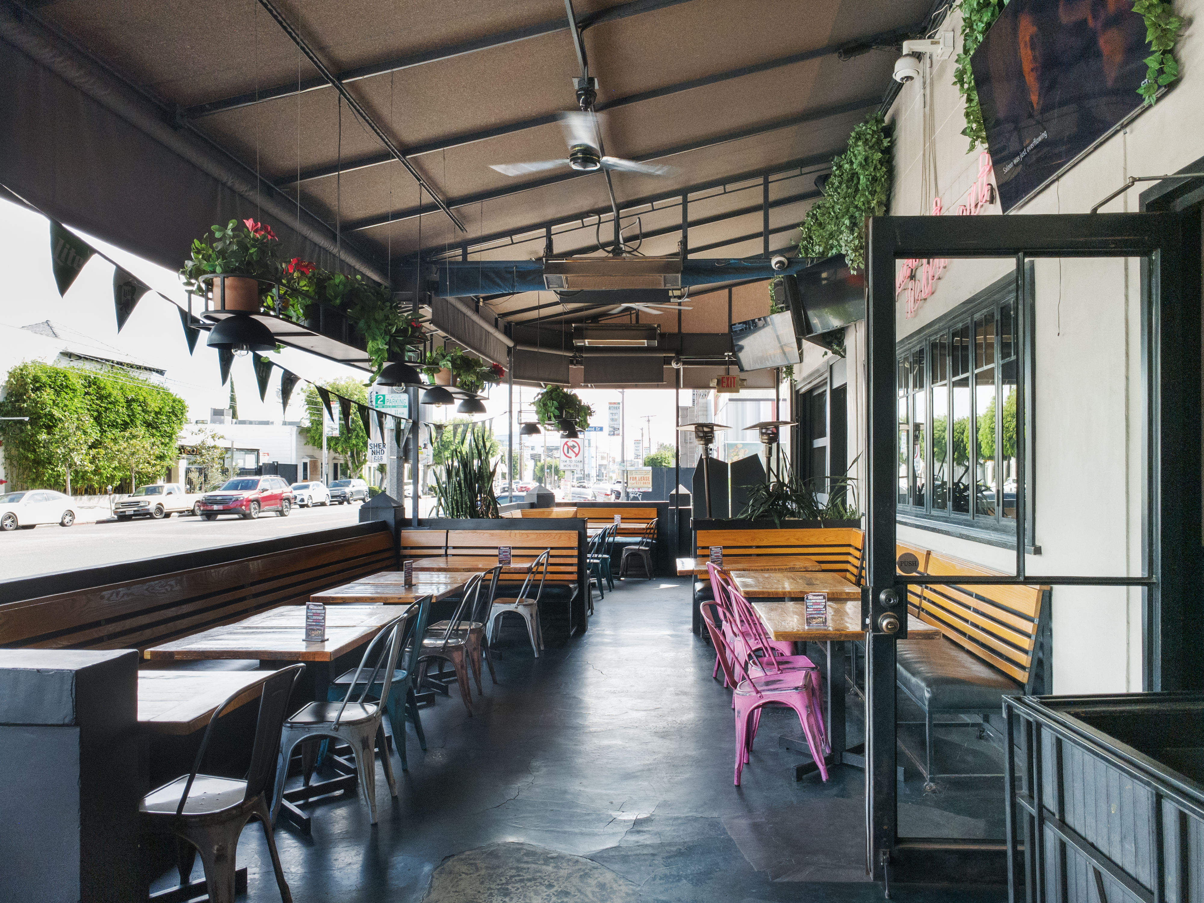 Turnkey 2nd Gen Restaurant on La Cienega - Thumbnail 7