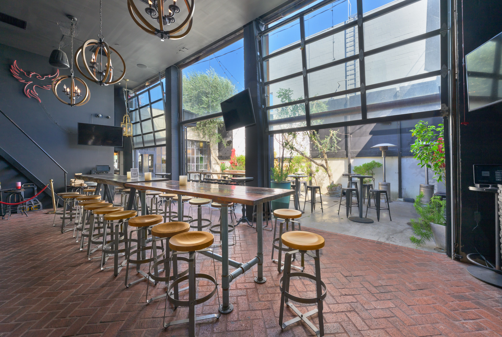 Full Restaurant for Lease in Los Angeles CA - Thumbnail 4