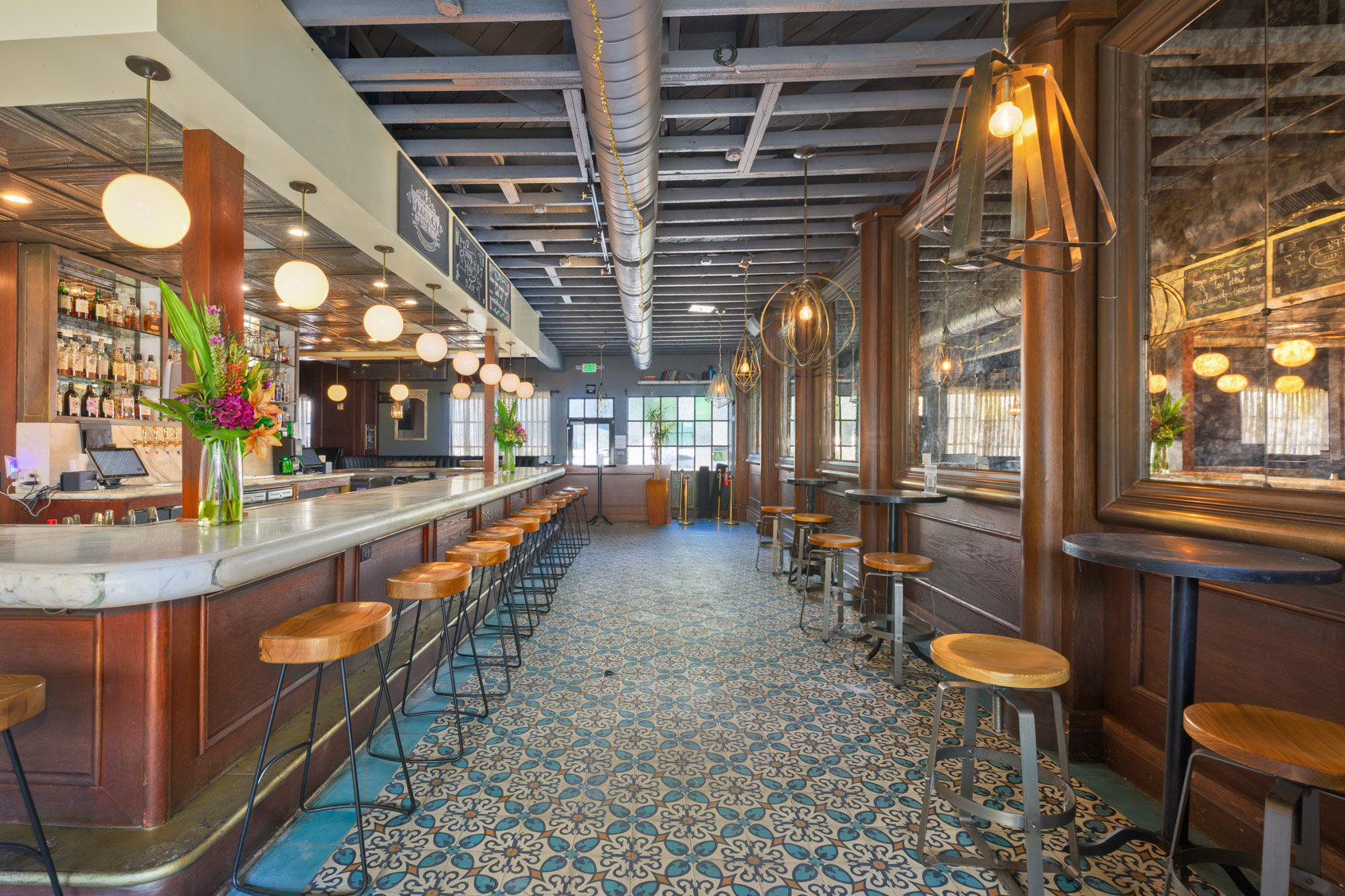 Full Restaurant for Lease in Los Angeles CA