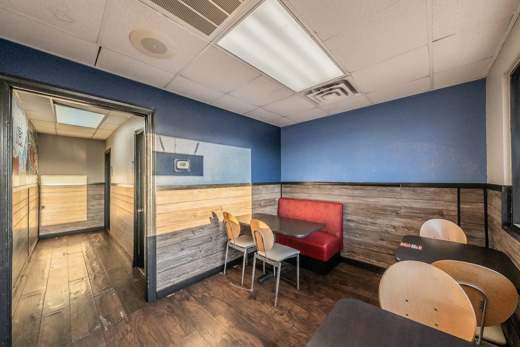 2 Gen QSR w/ Drive-Thru For Sale - Thumbnail 1
