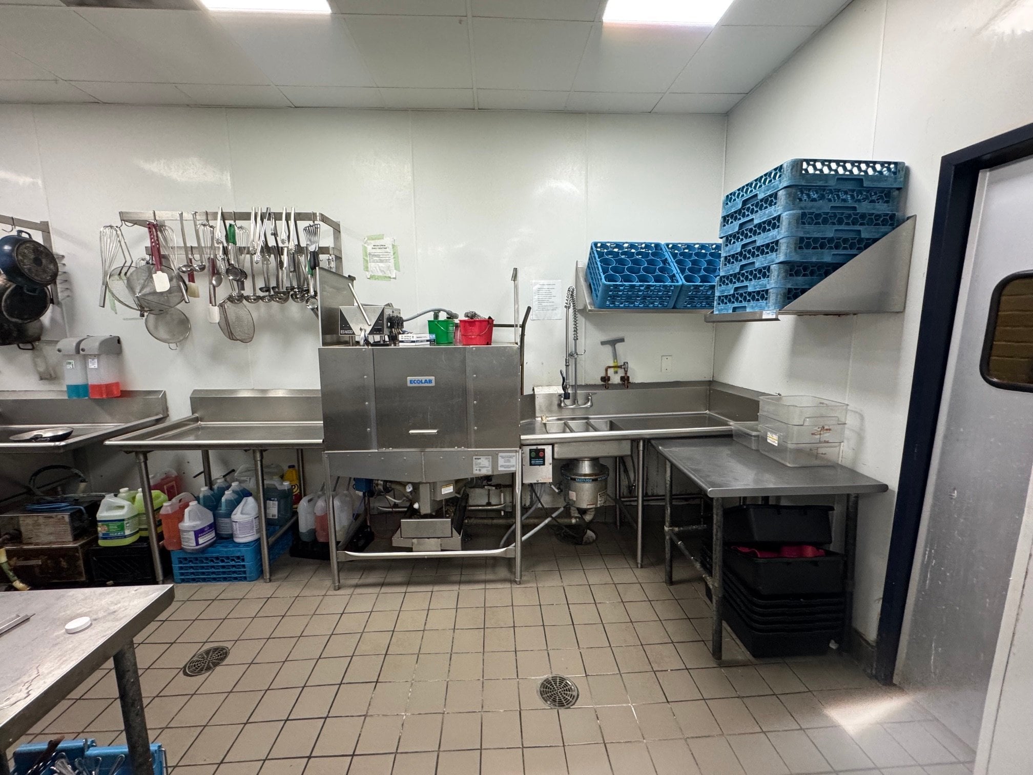 Full Restaurant for Sale in Madison, MS, 5,562 SF - Thumbnail 2