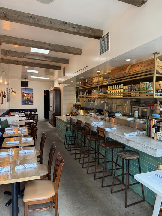 Full Restaurant for Sale in Los Angeles CA - Thumbnail 4