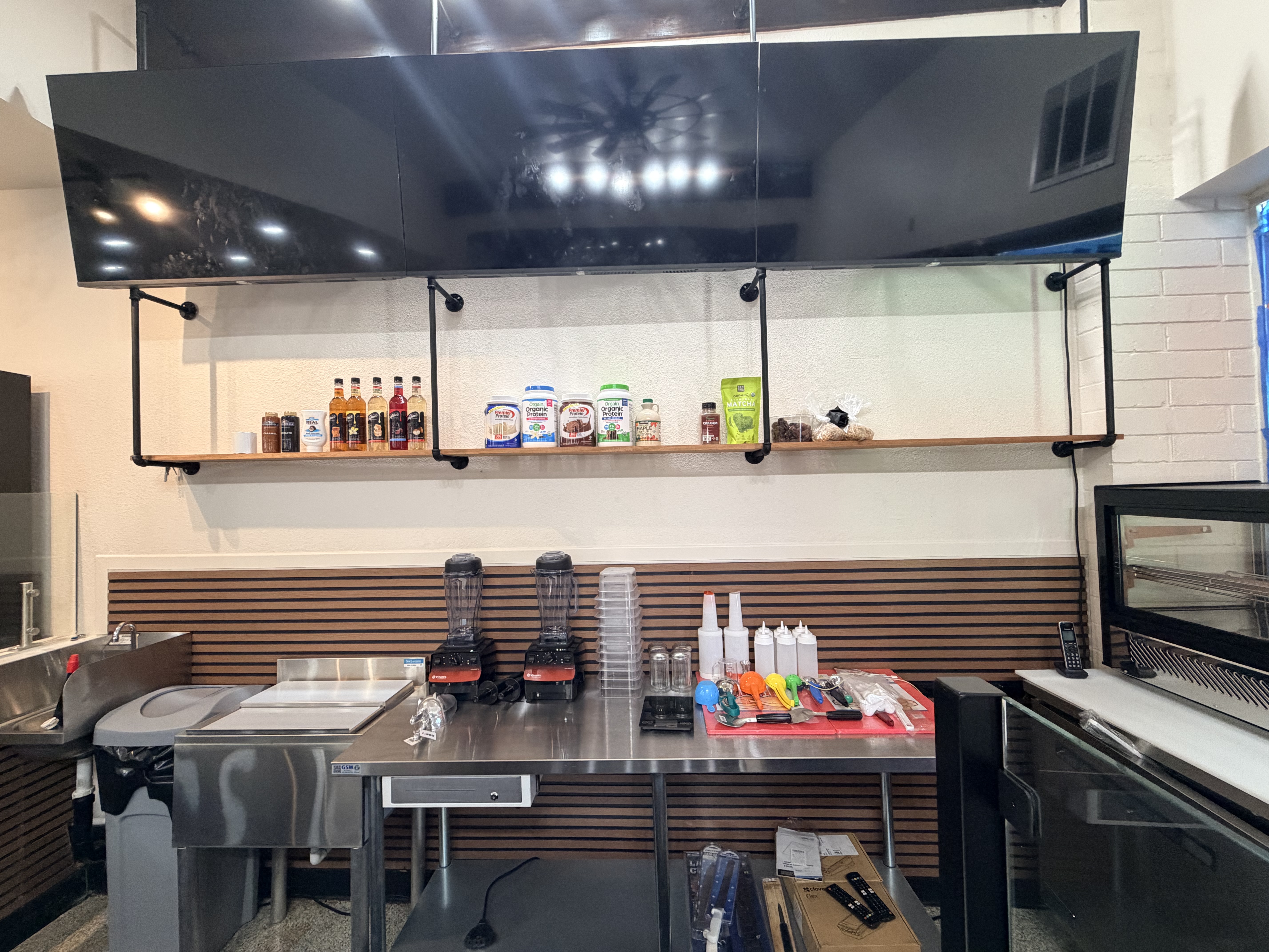 Brand-new turnkey healthy food restaurant in prime Mission Beach with high year-round foot traffic. Built for Acai bowls, smoothies, and healthy fast-casual concept. All equipment and refrigerators are brand new. Never opened and ready for immediate launch. Excellent opportunity for owner-operator or investor.  Serious inquiries only. - Thumbnail 16