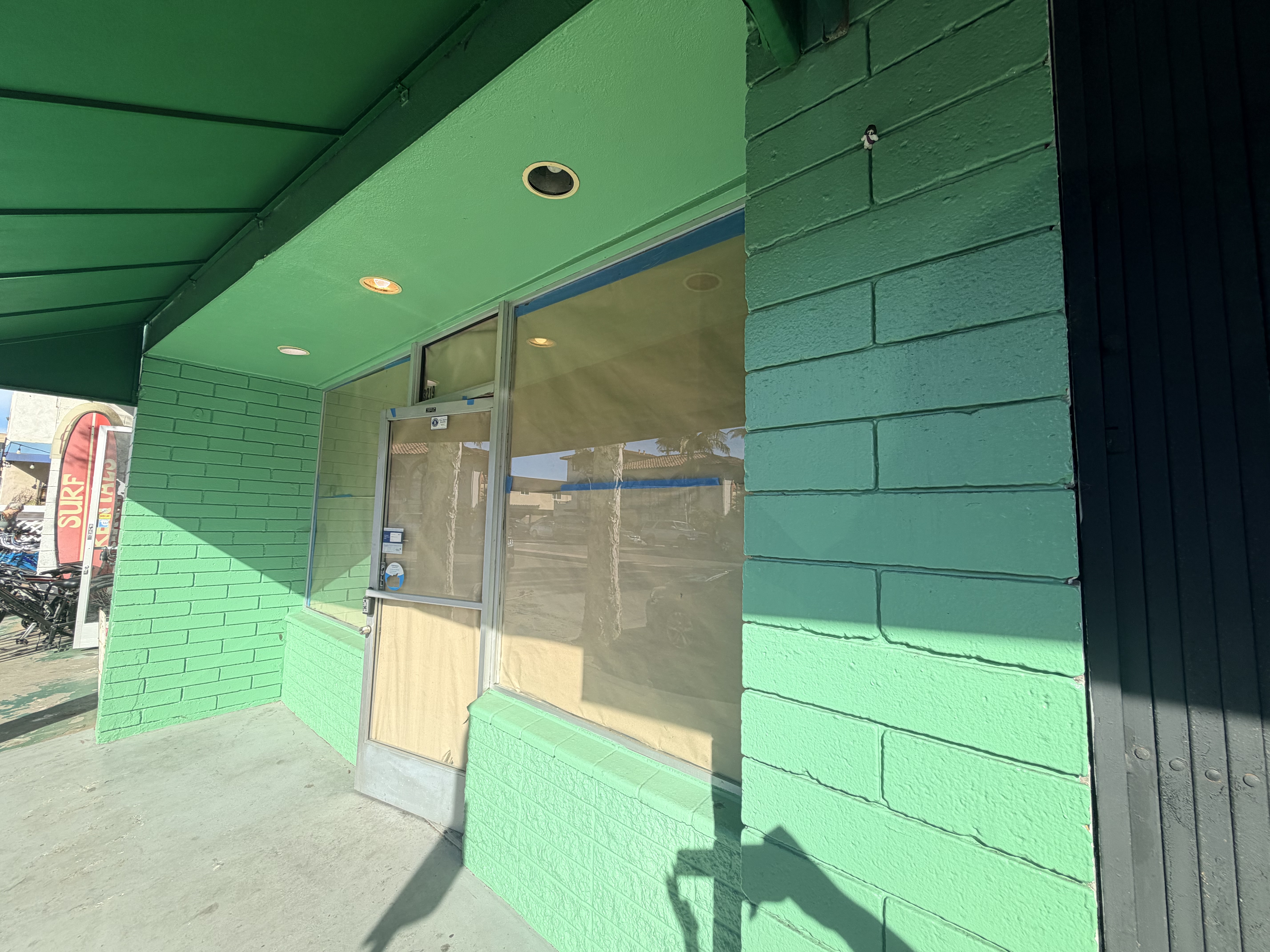 Brand-new turnkey healthy food restaurant in prime Mission Beach with high year-round foot traffic. Built for Acai bowls, smoothies, and healthy fast-casual concept. All equipment and refrigerators are brand new. Never opened and ready for immediate launch. Excellent opportunity for owner-operator or investor.  Serious inquiries only. - Thumbnail 4