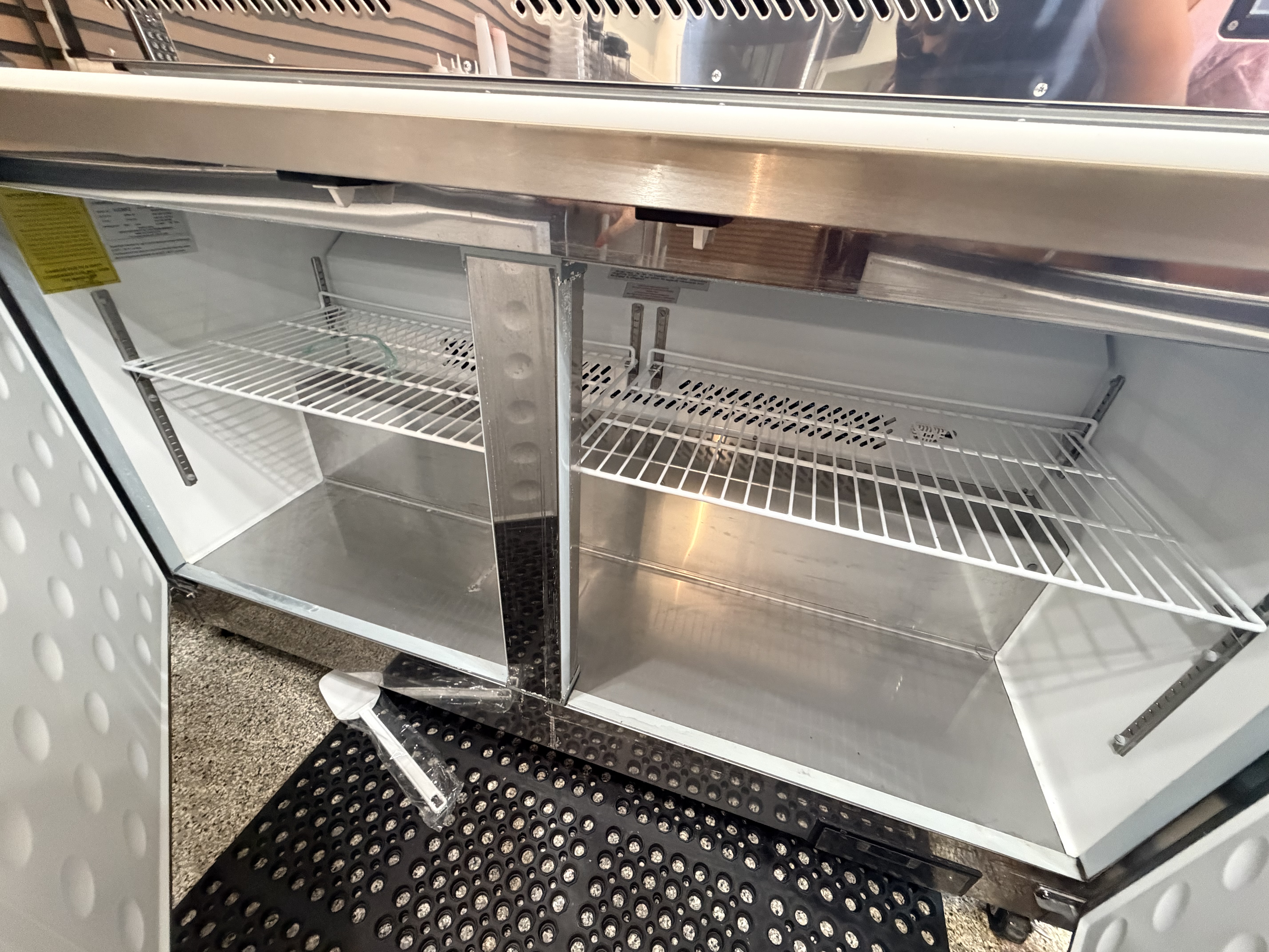 Brand-new turnkey healthy food restaurant in prime Mission Beach with high year-round foot traffic. Built for Acai bowls, smoothies, and healthy fast-casual concept. All equipment and refrigerators are brand new. Never opened and ready for immediate launch. Excellent opportunity for owner-operator or investor.  Serious inquiries only. - Thumbnail 11