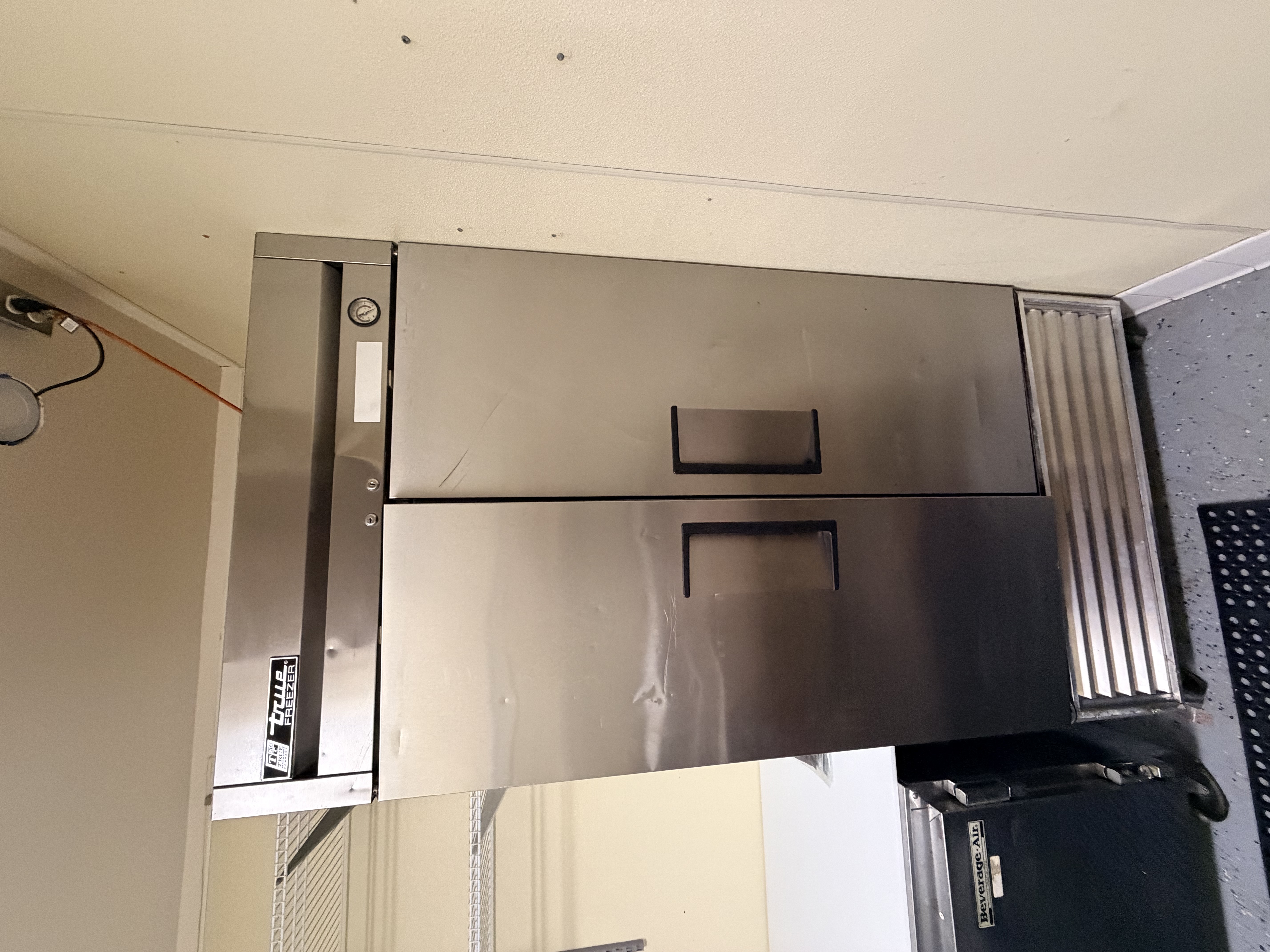 Brand-new turnkey healthy food restaurant in prime Mission Beach with high year-round foot traffic. Built for Acai bowls, smoothies, and healthy fast-casual concept. All equipment and refrigerators are brand new. Never opened and ready for immediate launch. Excellent opportunity for owner-operator or investor.  Serious inquiries only. - Thumbnail 20