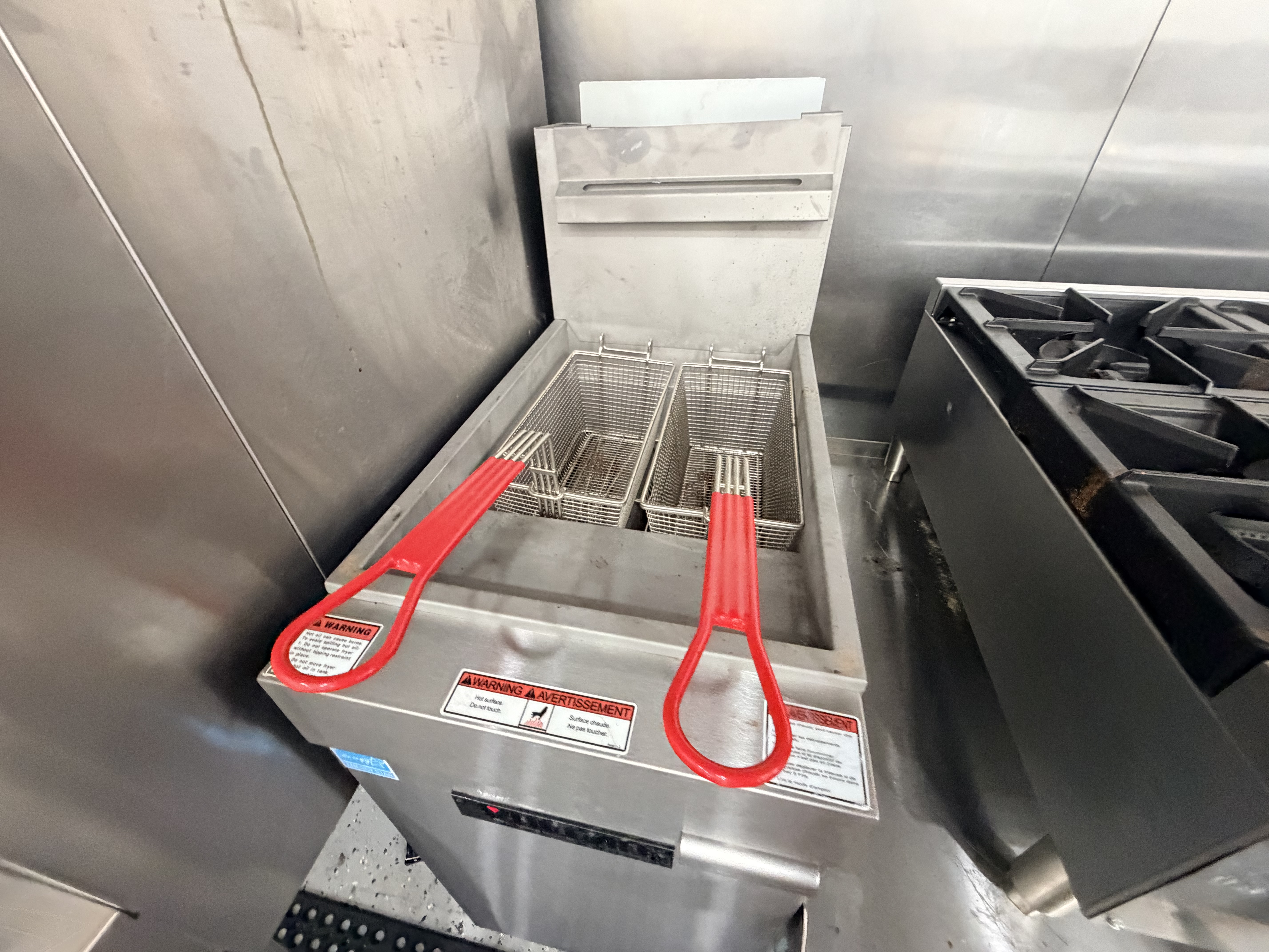 Brand-new turnkey healthy food restaurant in prime Mission Beach with high year-round foot traffic. Built for Acai bowls, smoothies, and healthy fast-casual concept. All equipment and refrigerators are brand new. Never opened and ready for immediate launch. Excellent opportunity for owner-operator or investor.  Serious inquiries only. - Thumbnail 7