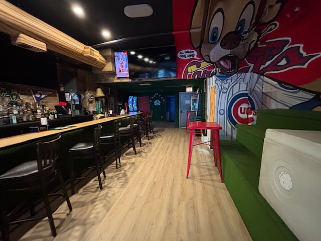 Bar Lounge for Lease in Lake View East, Chicago, IL – 1,670 SF