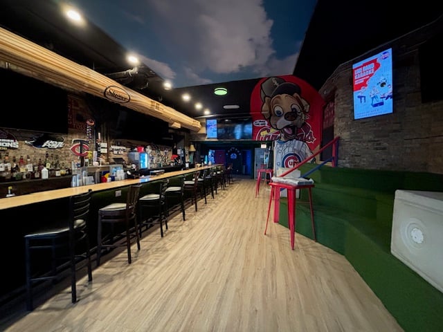 Bar Lounge for Lease in Lake View East, Chicago, IL – 1,670 SF