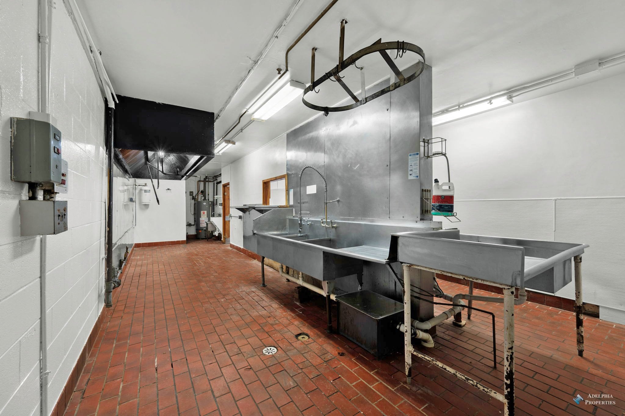 Full Restaurant for Lease in Wheaton, IL, 1,850 SF - Thumbnail 4