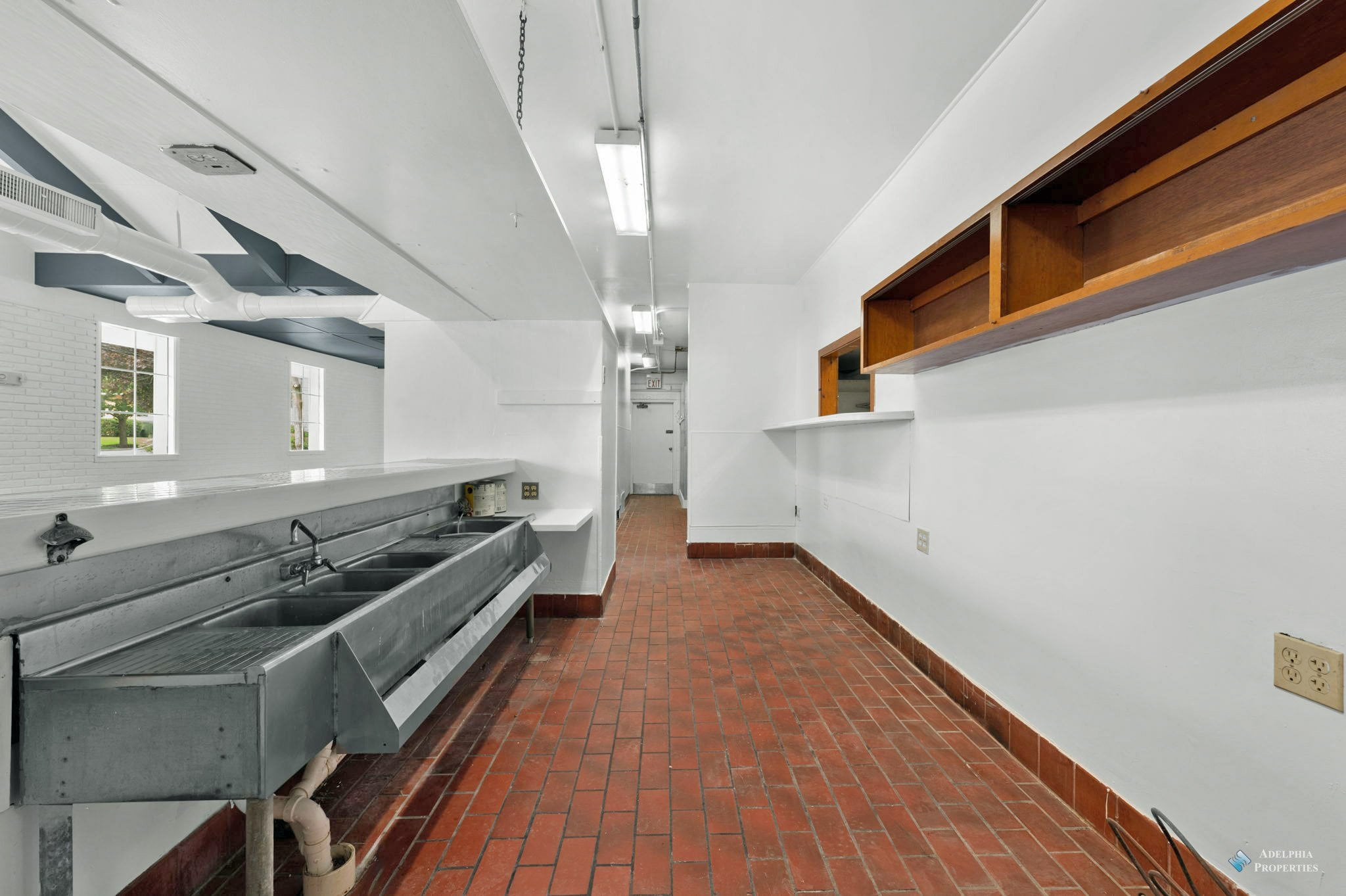 Full Restaurant for Lease in Wheaton, IL, 1,850 SF - Thumbnail 1
