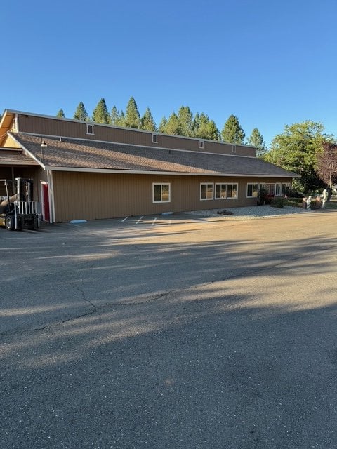 restaurant with 4 bed 3 ba home apples in Apple Hill agritoursm area of El Dorado County - Thumbnail 4