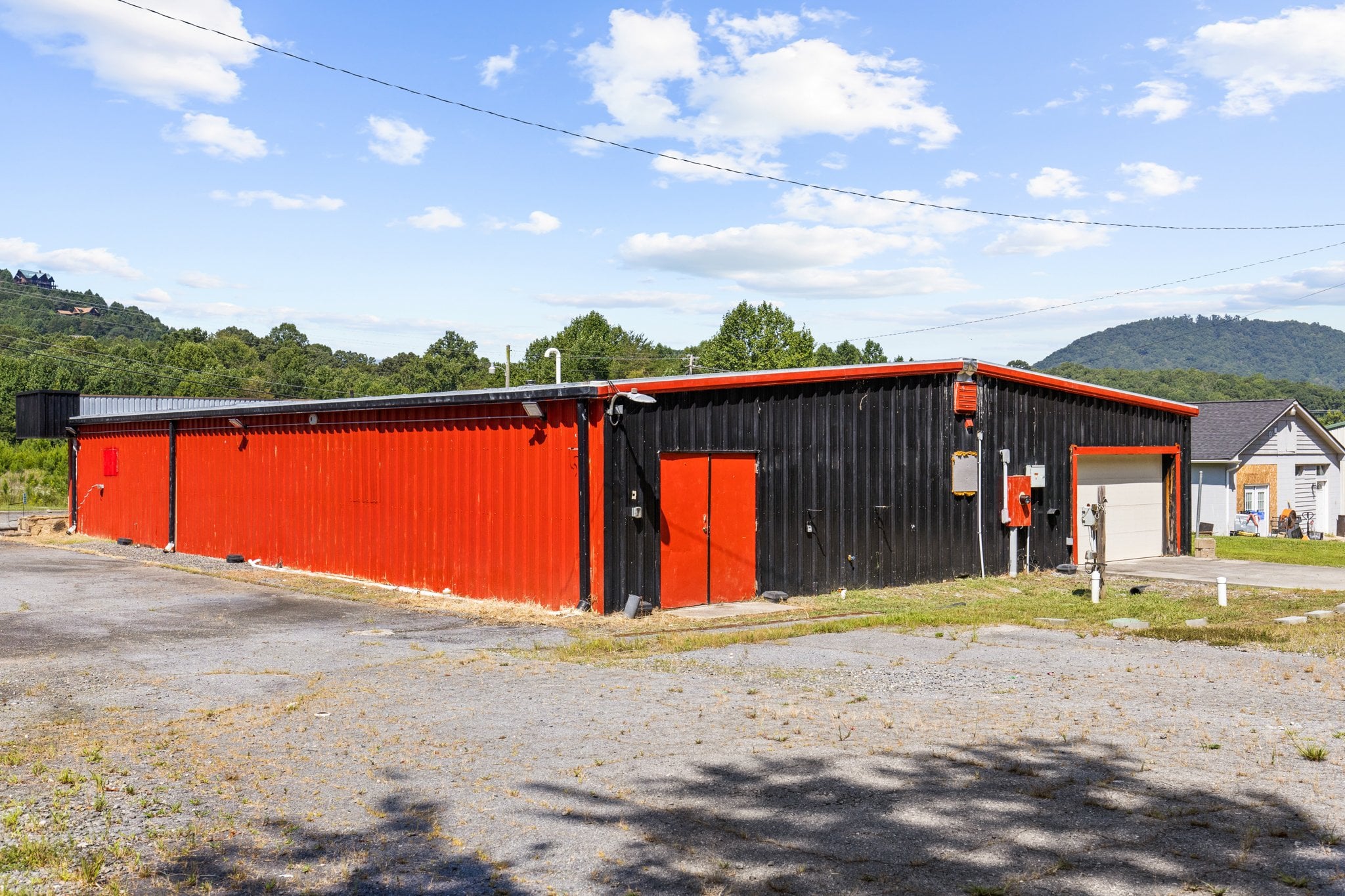 Multi-Use Full Restaurant for Sale in Young Harris, GA, 3,750 SF - Thumbnail 2