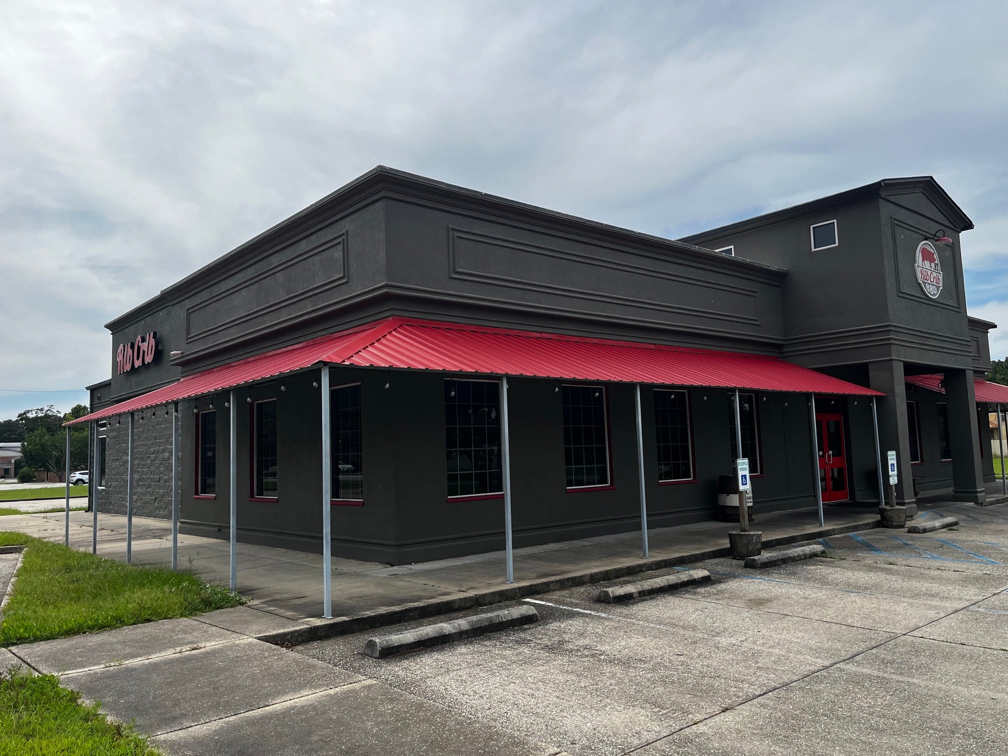 Full Restaurant for Sale in Ocean Springs, MS, $1.6M - Image 1