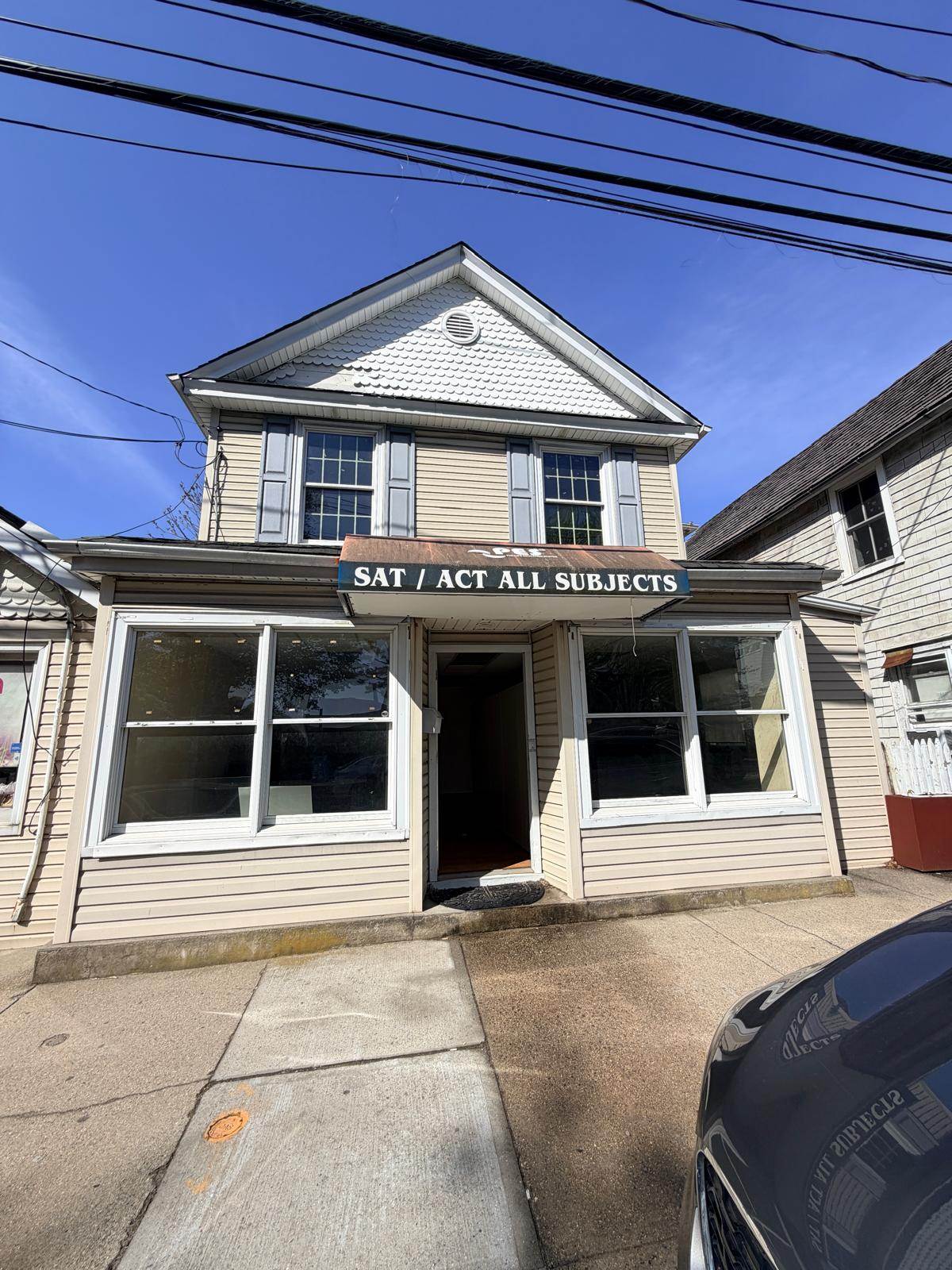 NON HOODED for Lease in Manhasset, NY