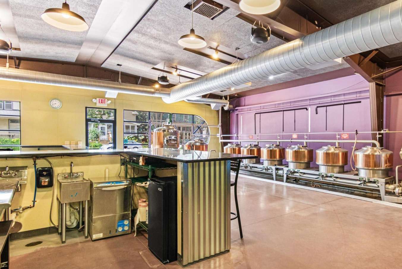 Former Brewery & Taproom on West 7th - Thumbnail 3