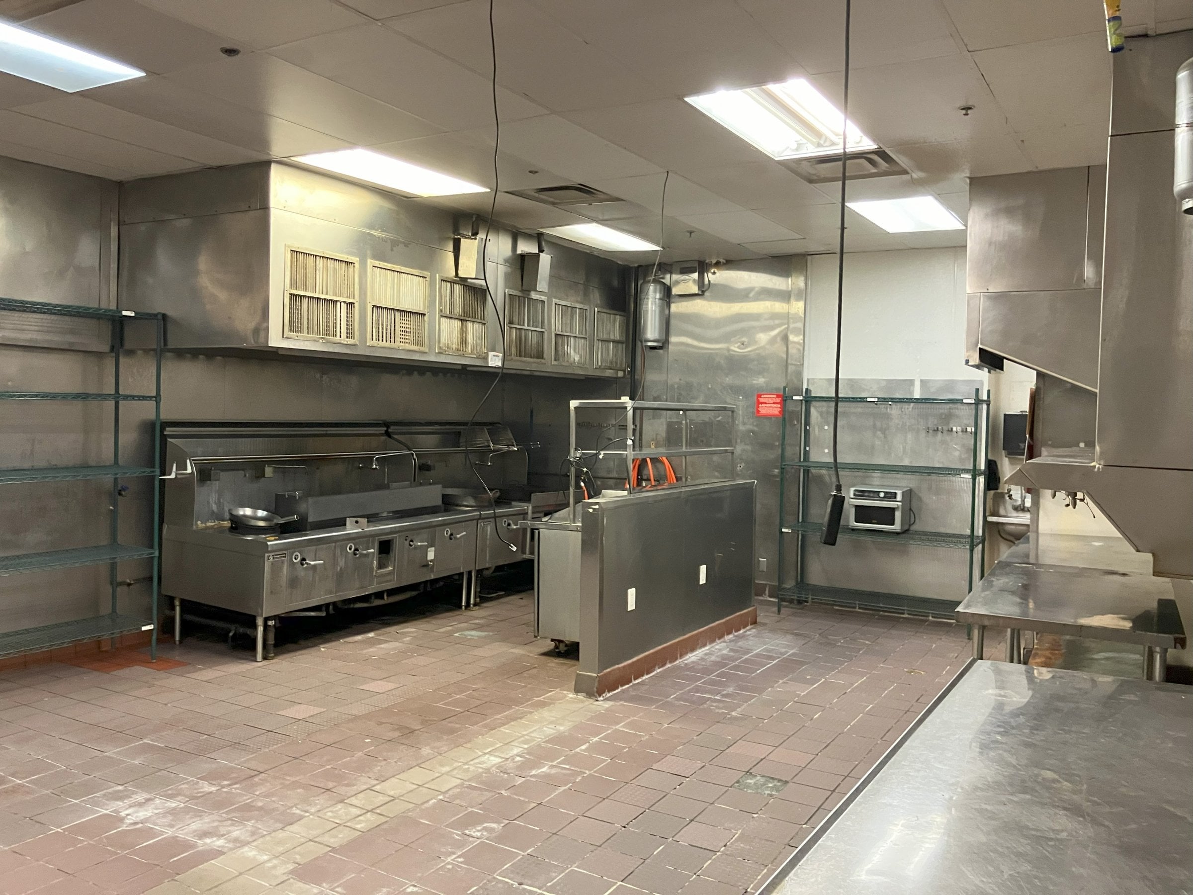 Former Juicy Seafood Restaurant Building - Thumbnail 2