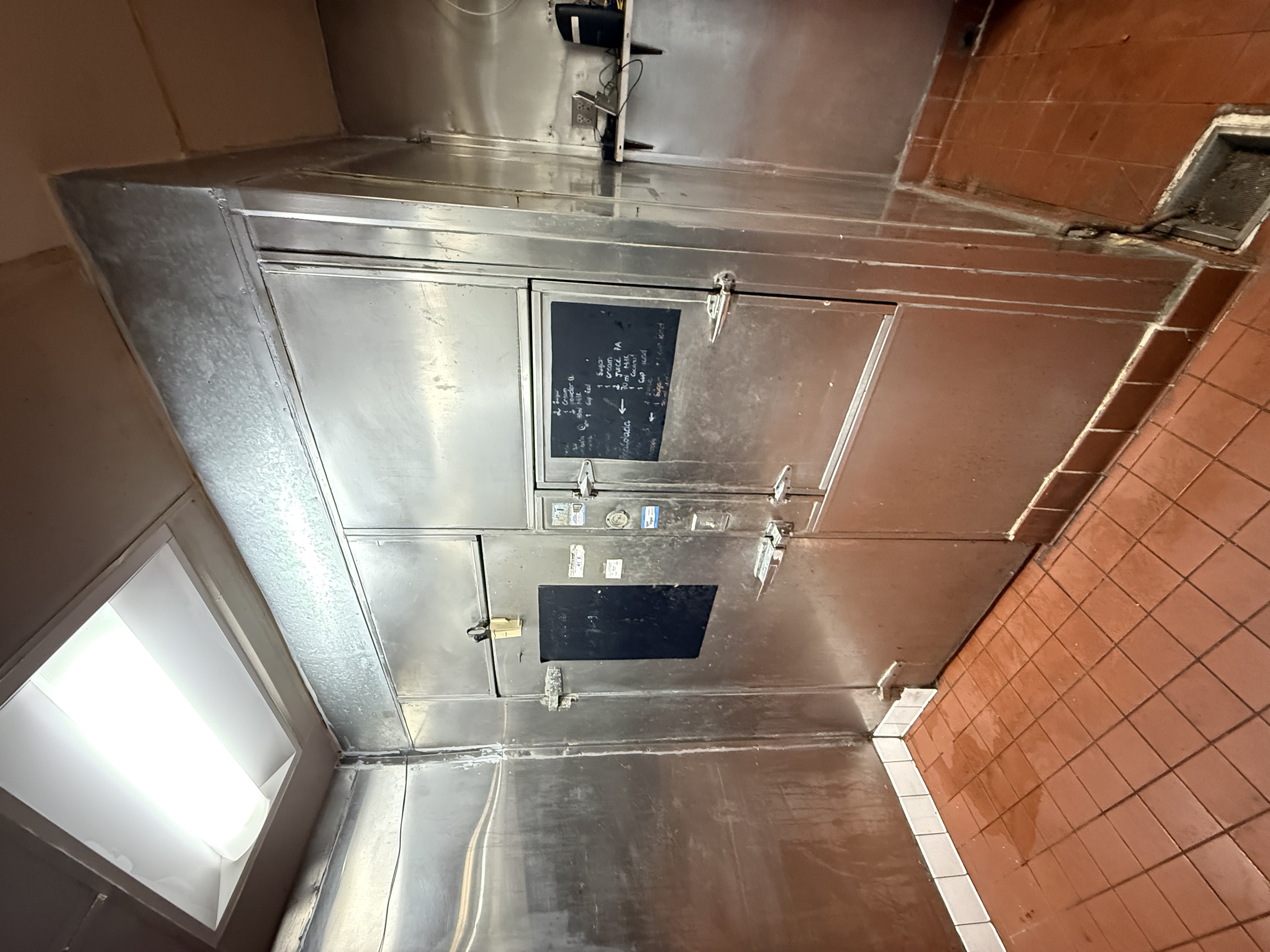 Full Restaurant for Lease in Los Angeles CA - Thumbnail 4