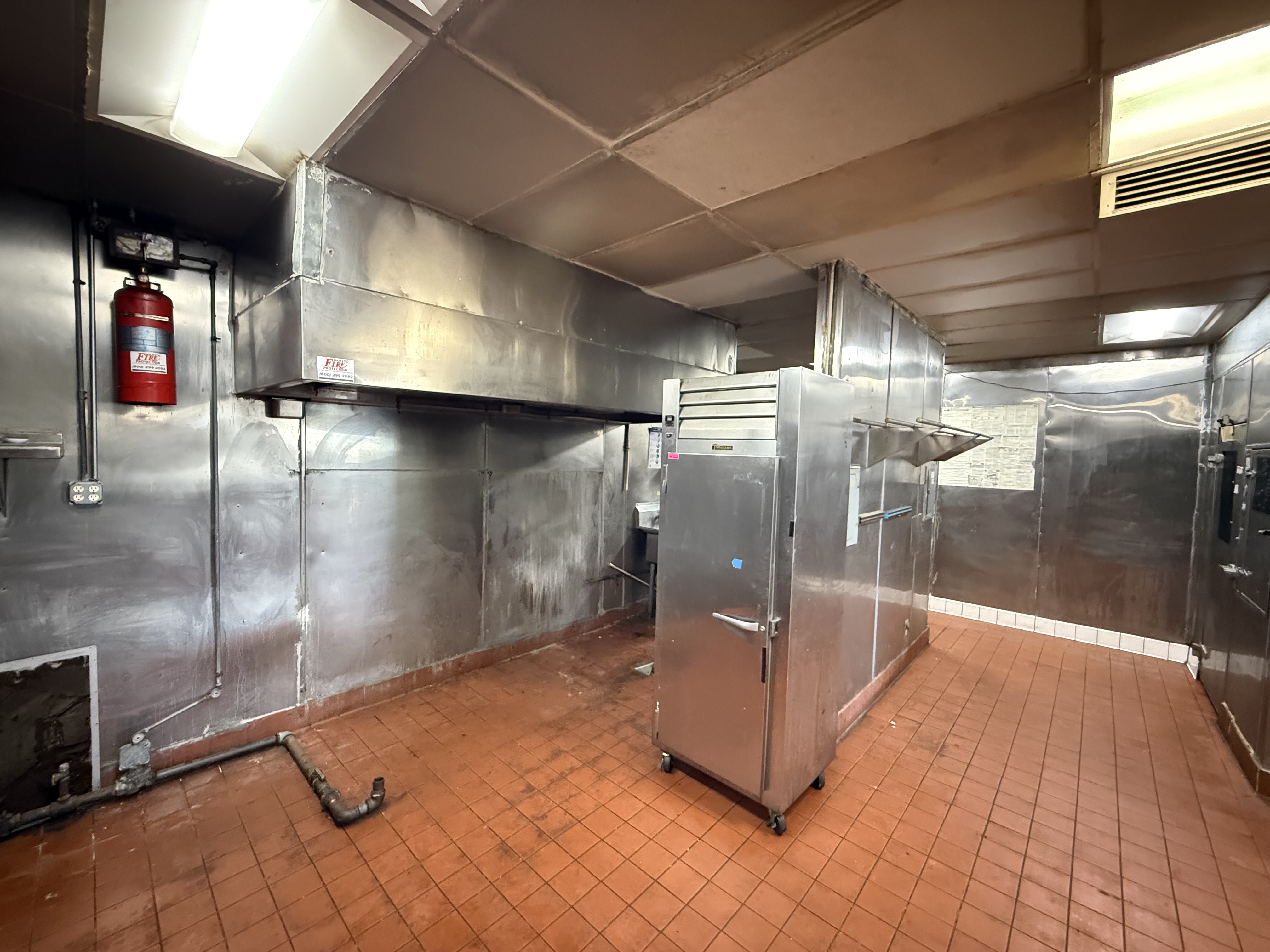 Full Restaurant for Lease in Los Angeles CA - Thumbnail 3