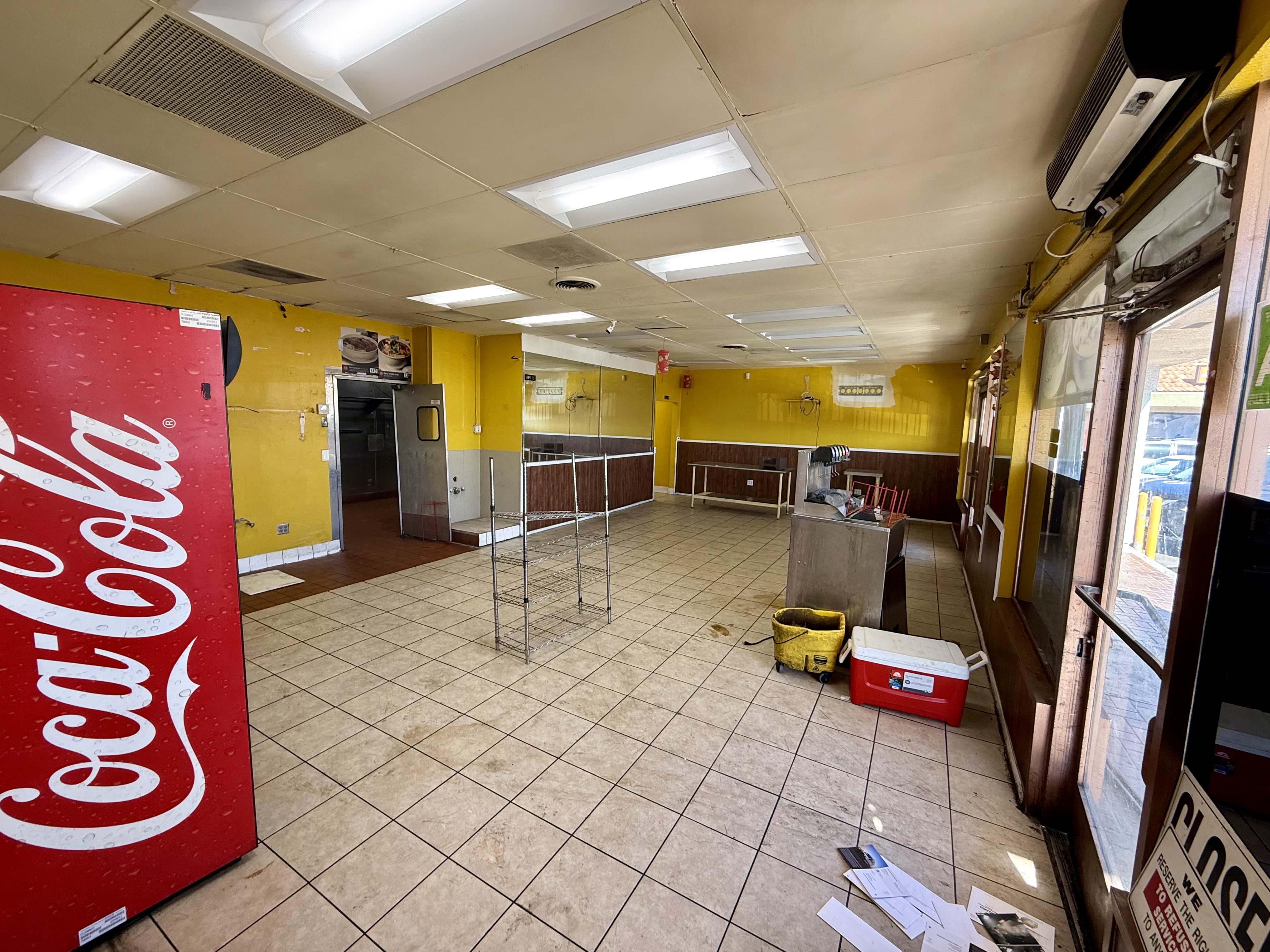 Full Restaurant for Lease in Los Angeles CA - Thumbnail 5