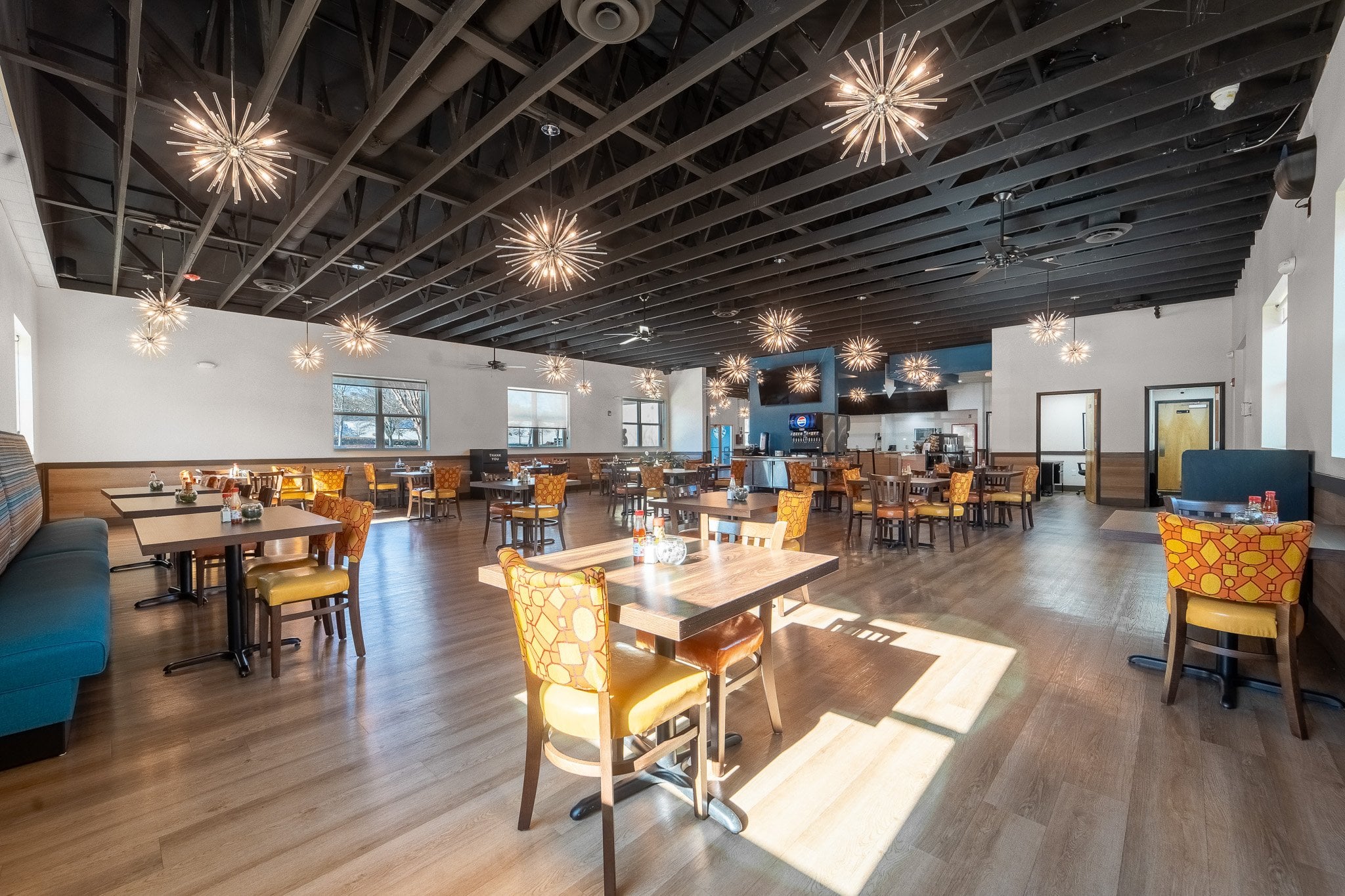 Turnkey Restaurant Opportunity - Thumbnail 1