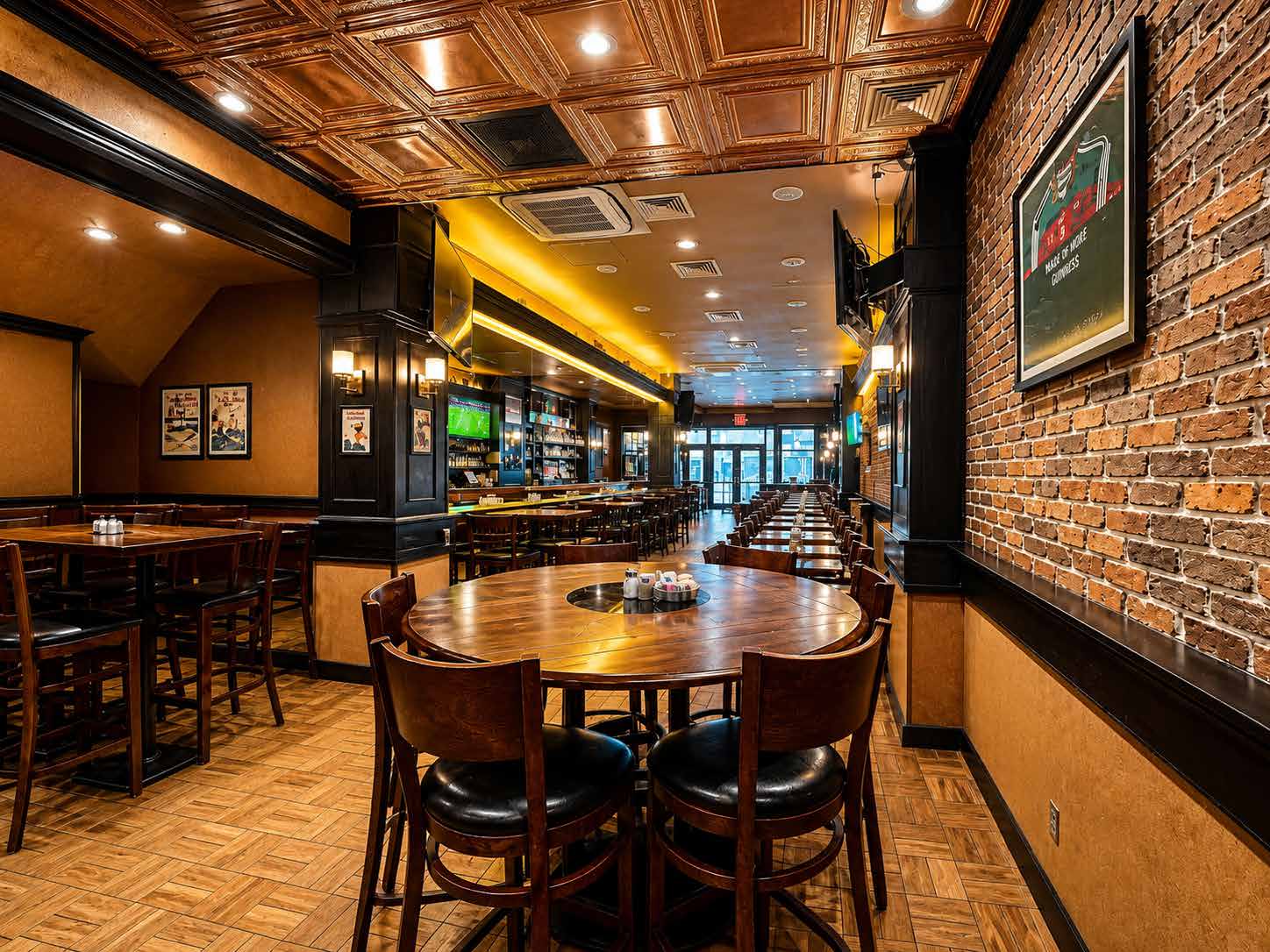 Turnkey Restaurant / Bar In The Heart Of Midtown - Image 1