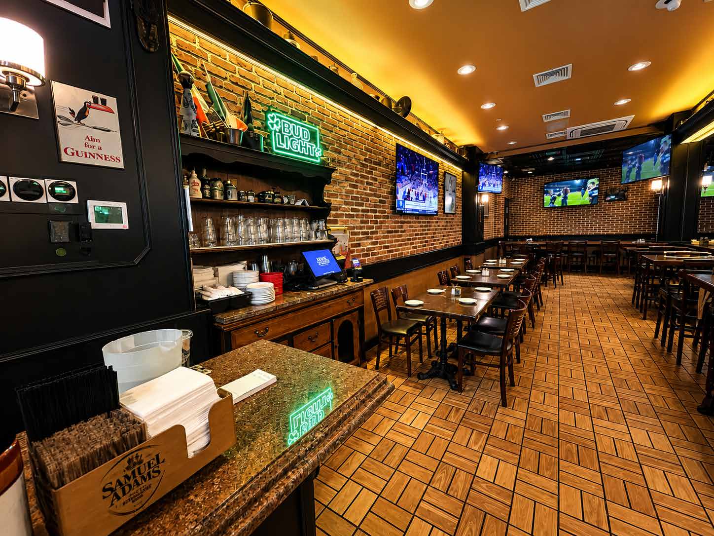 Turnkey Restaurant / Bar In The Heart Of Midtown - Thumbnail 2