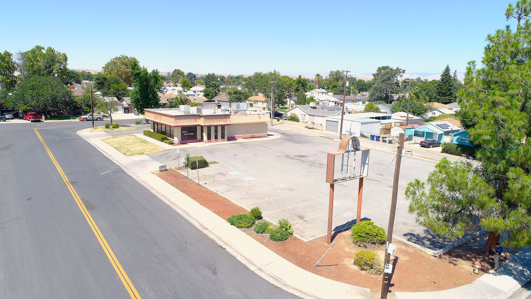Multi-Use Drive Thru for Lease in Bakersfield CA - Thumbnail 8