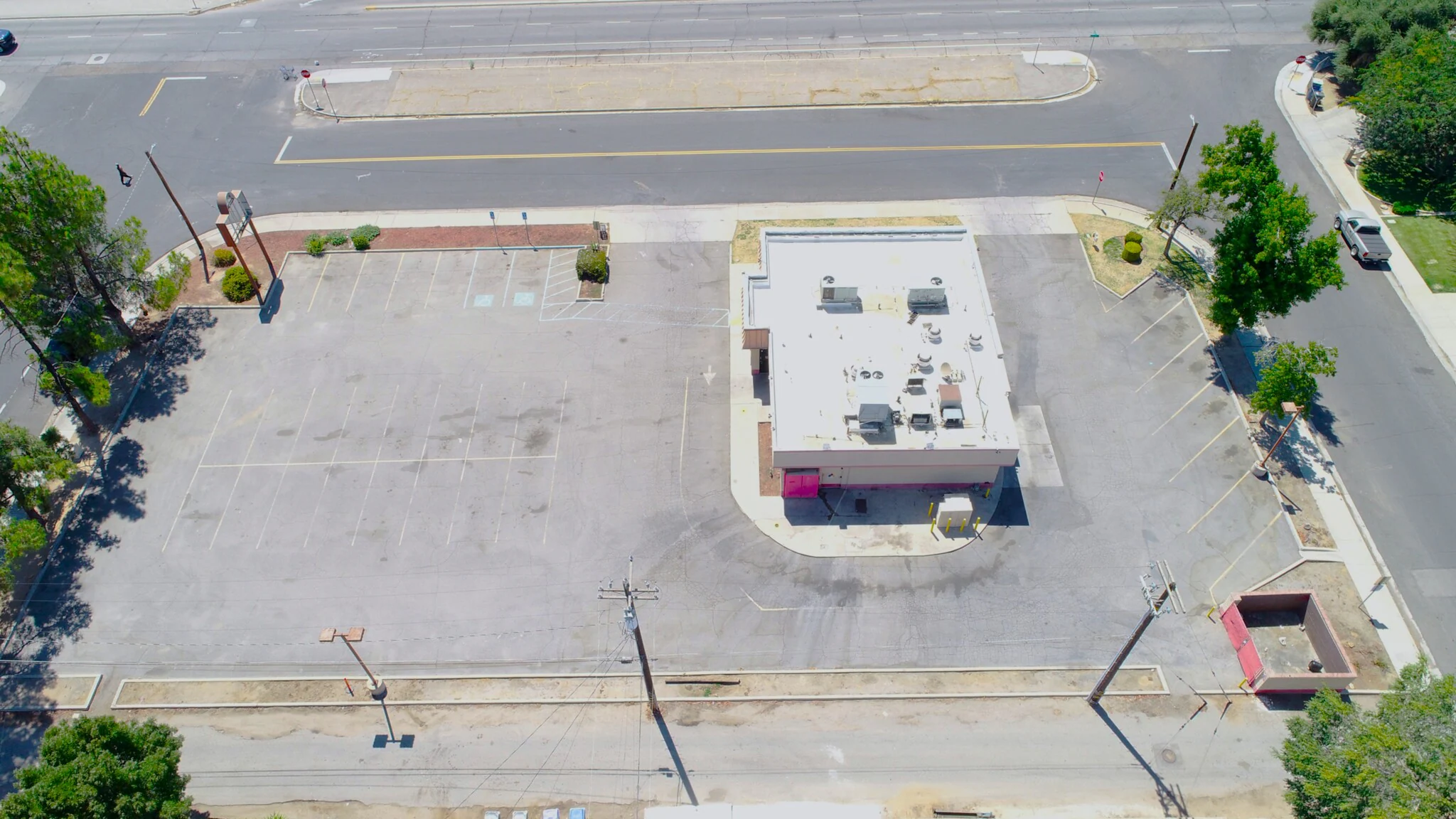 Multi-Use Drive Thru for Lease in Bakersfield CA - Thumbnail 1