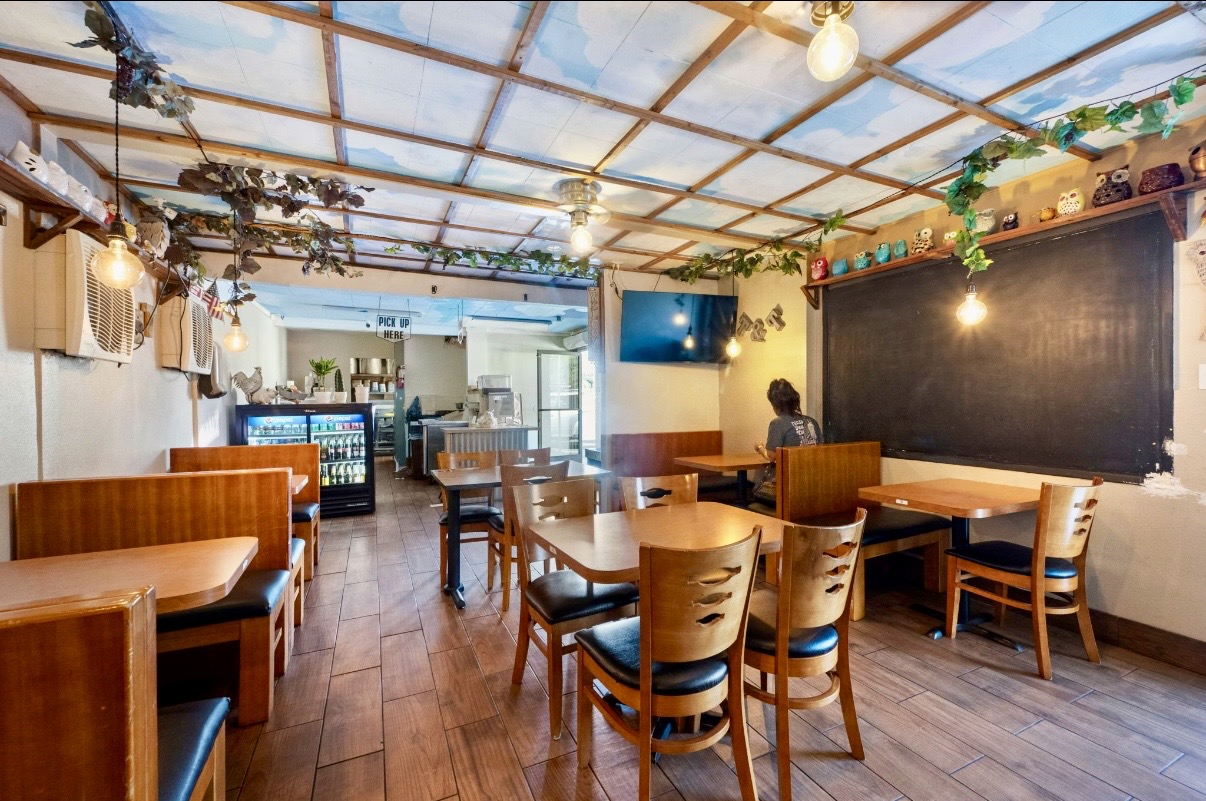 Mexican Restaurant on busy Foothill Blvd, Rancho Cucamonga - Thumbnail 5