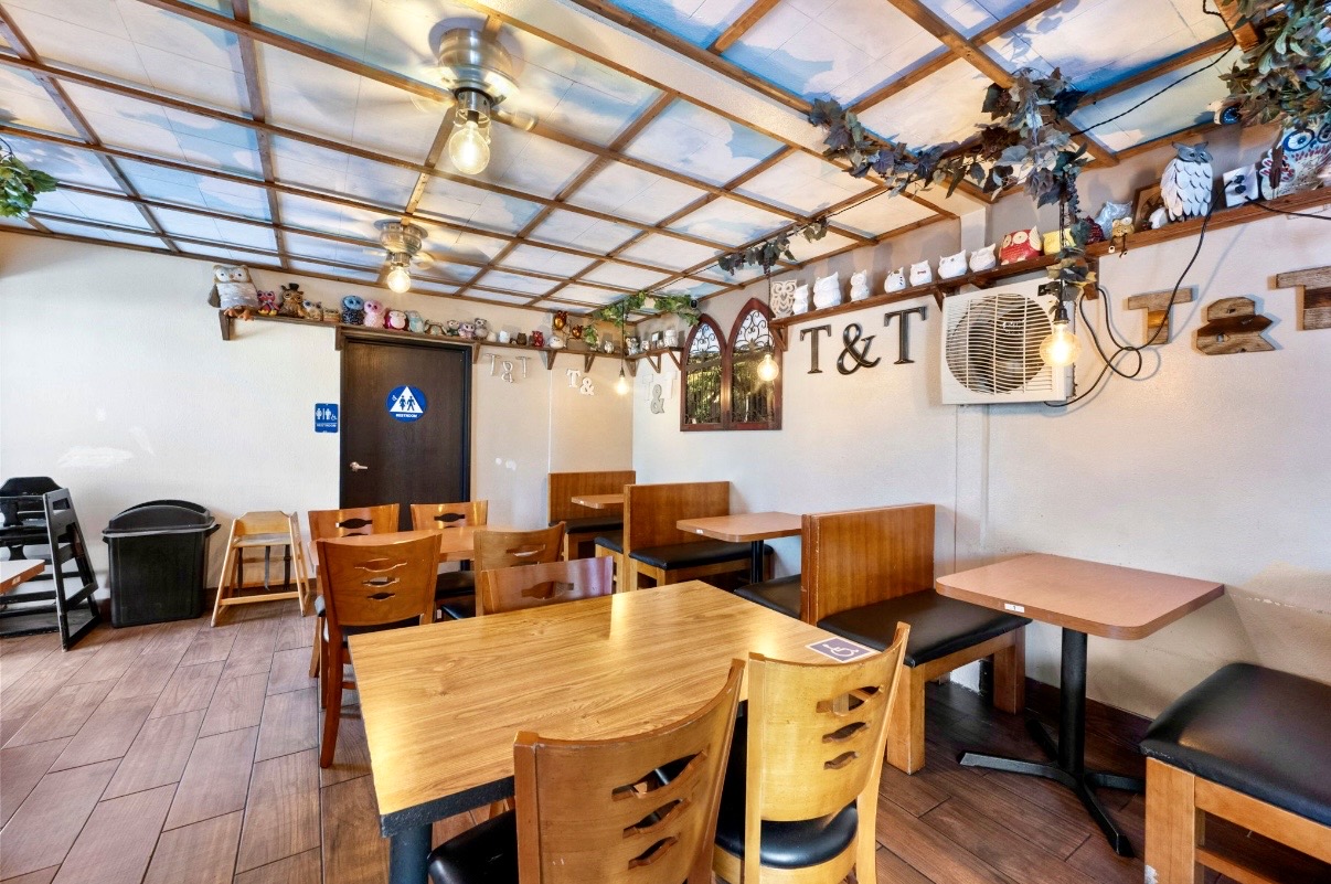 Mexican Restaurant on busy Foothill Blvd, Rancho Cucamonga - Thumbnail 3