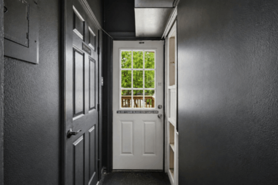 Historic Office & Retail Space For Lease - Thumbnail 1