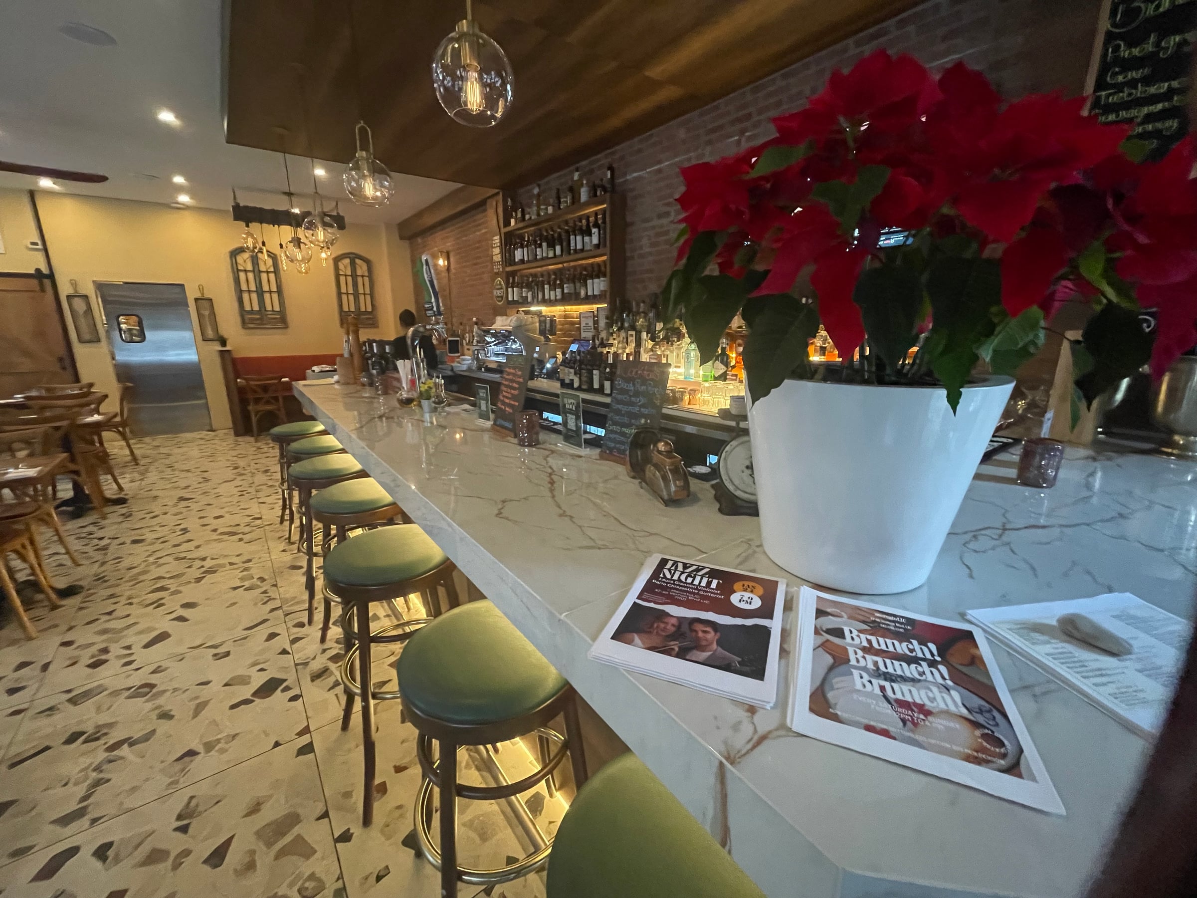 Turnkey Corner Restaurant & Wine Bar - Thumbnail 2