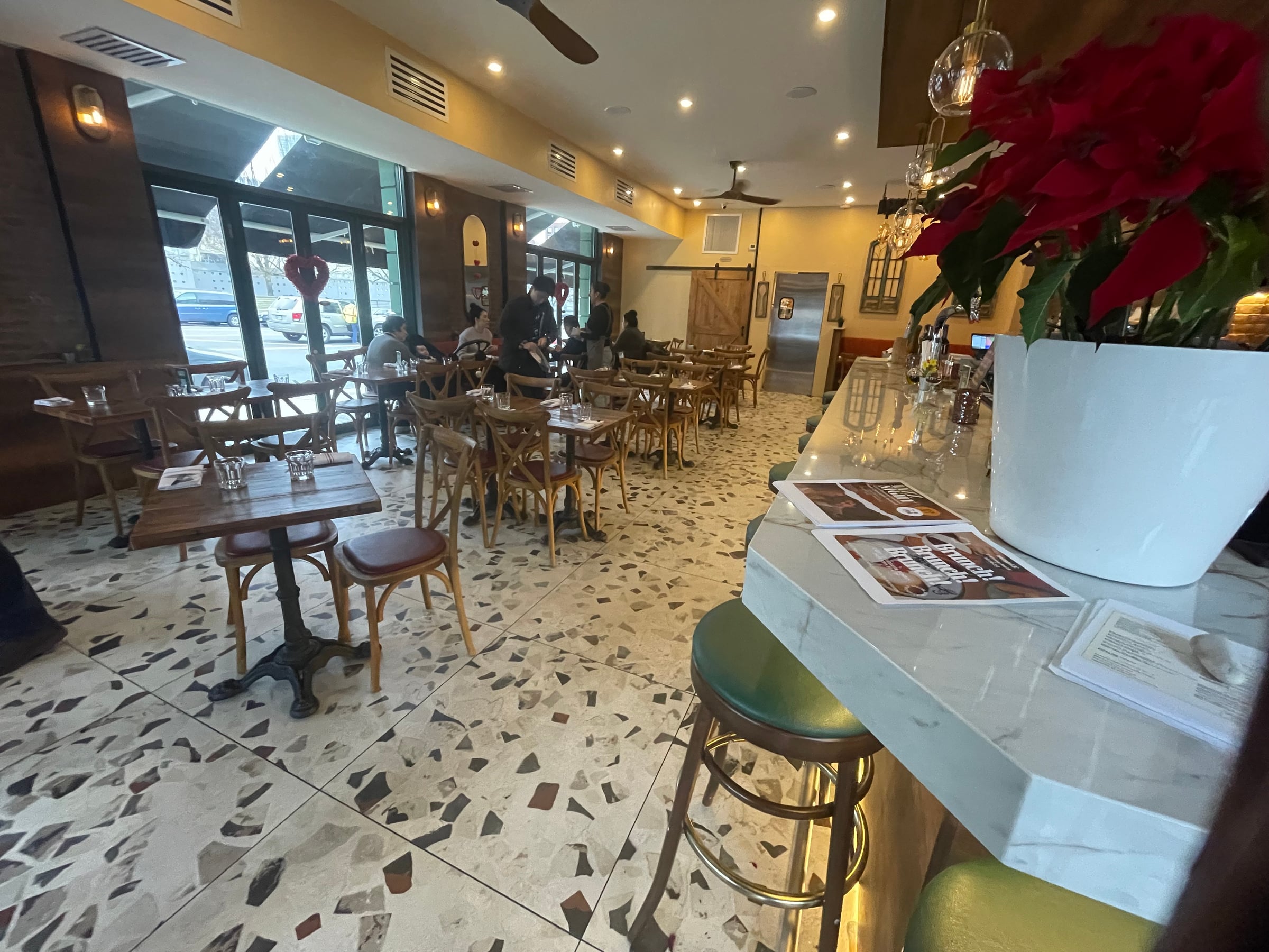 Turnkey Corner Restaurant & Wine Bar - Thumbnail 3