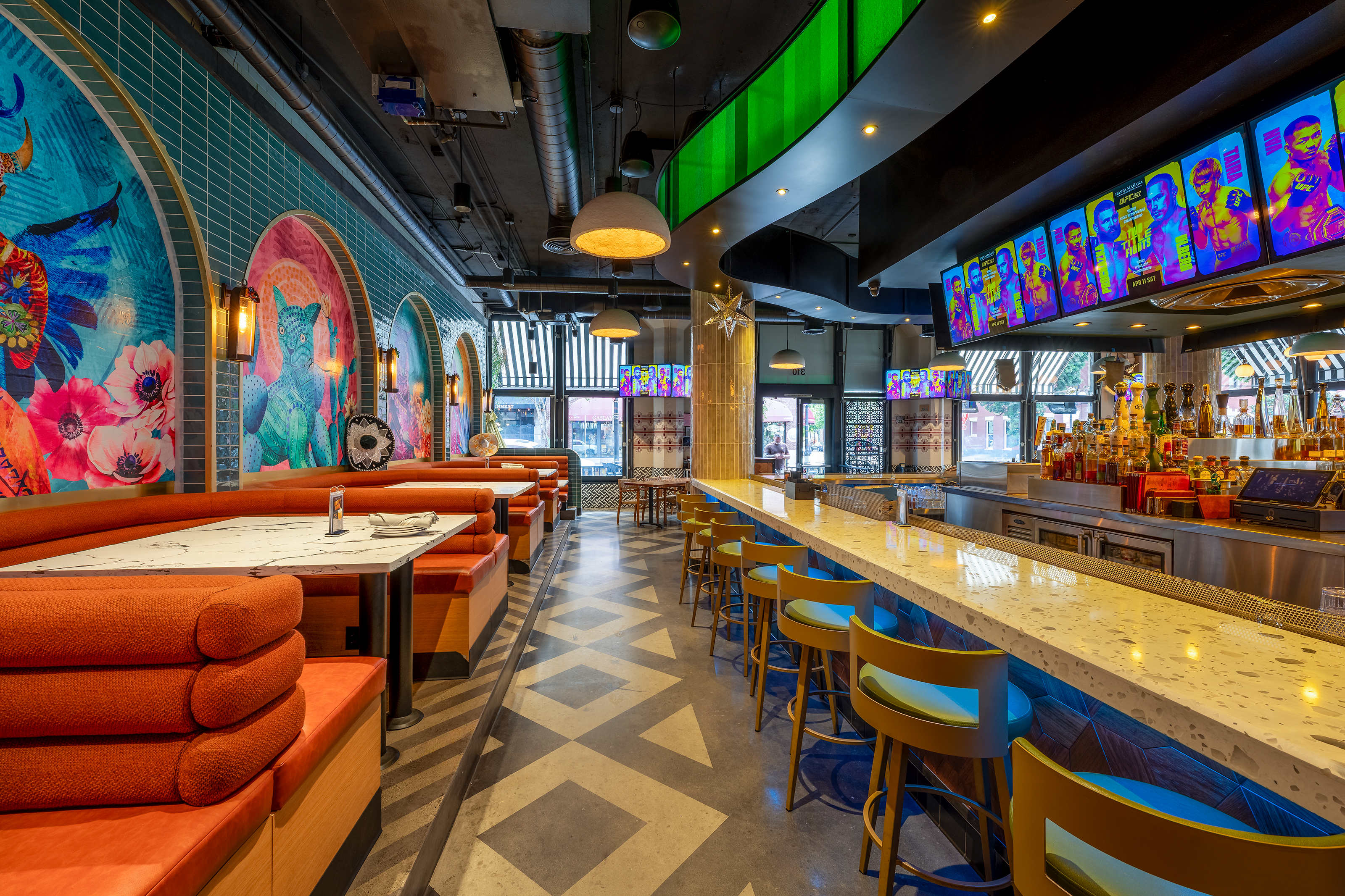 Newly Built Gaslamp Bar/Restaurant For Sale - Thumbnail 5