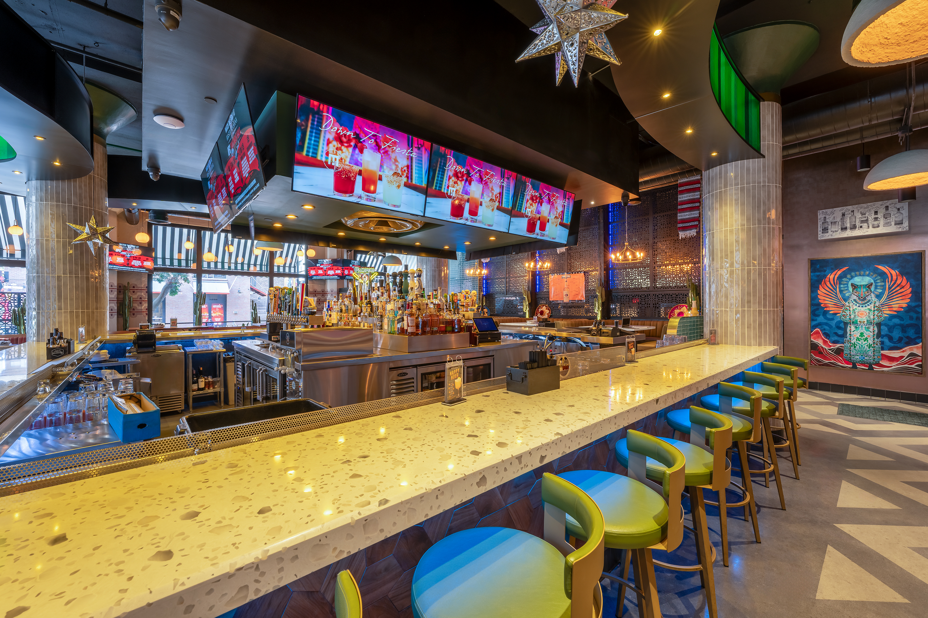 Newly Built Gaslamp Bar/Restaurant For Sale - Thumbnail 3